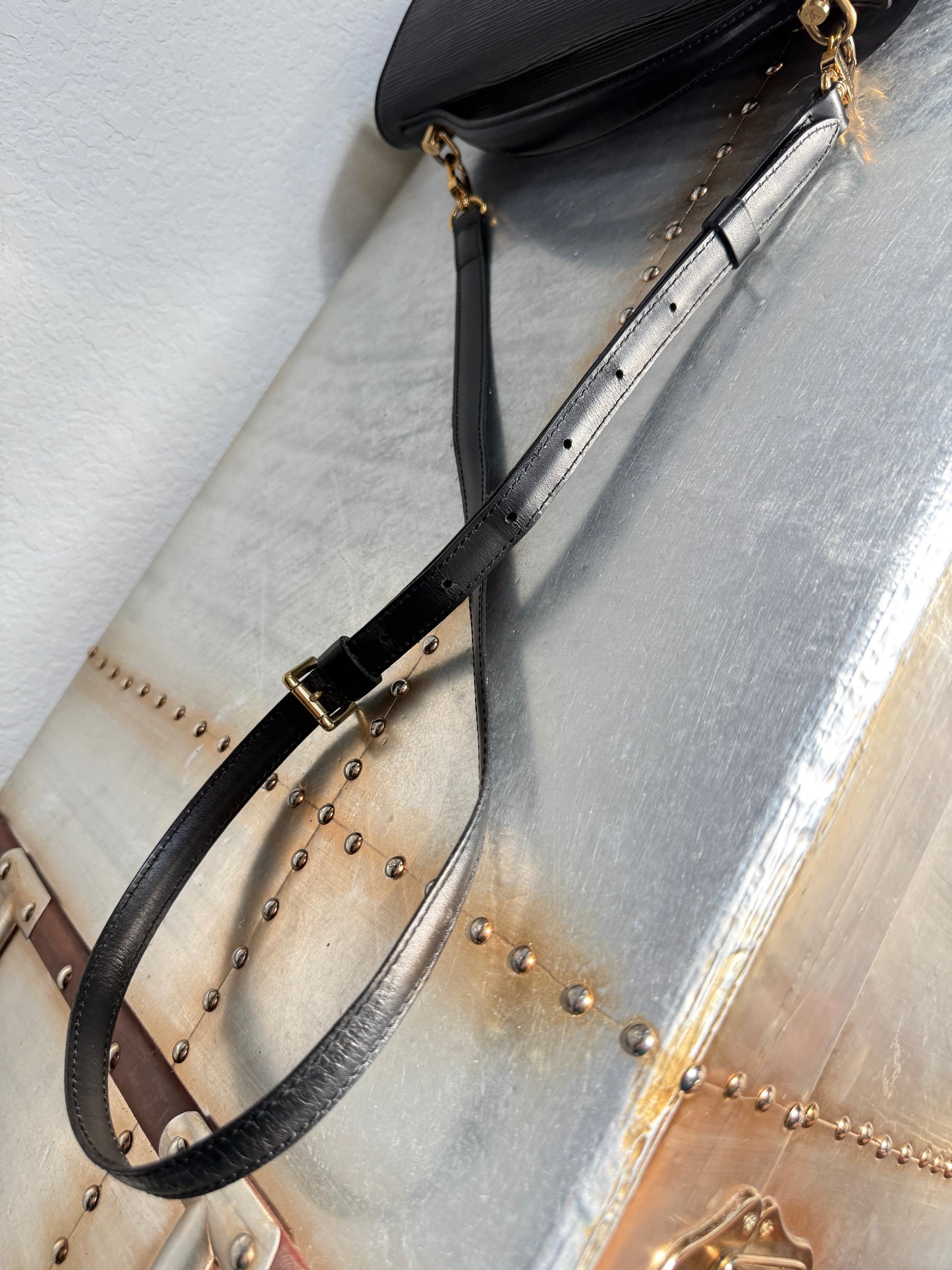 Pre-owned Authentic Louis Vuitton Monceau Epi Black Shoulder / Crossbody Bag