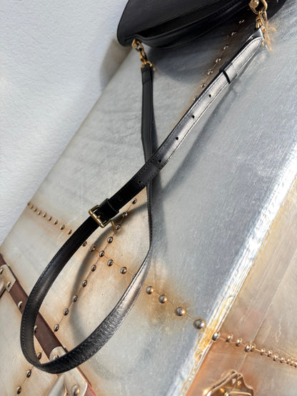 Pre-owned Authentic Louis Vuitton Monceau Epi Black Shoulder / Crossbody Bag
