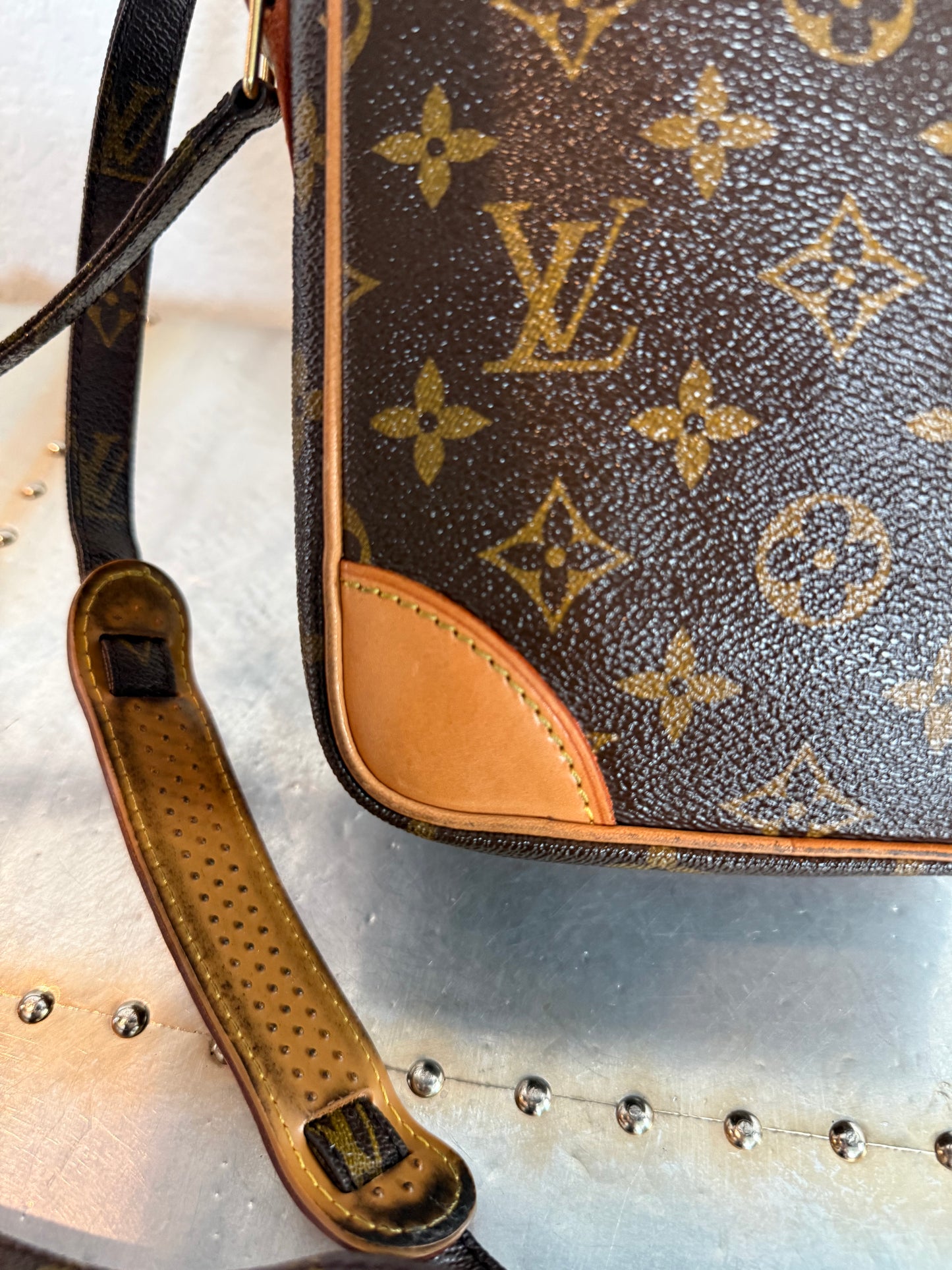 Pre-owned Authentic Louis Vuitton Amazon Monogram Crossbody Bag