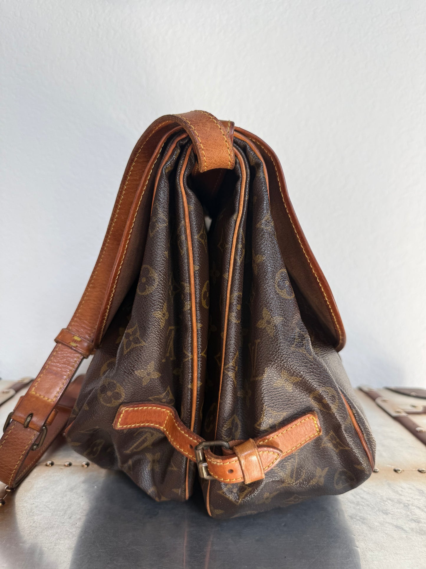 Pre-owned Authentic Louis Vuitton Monogram Saumur 35 Crossbody Bag
