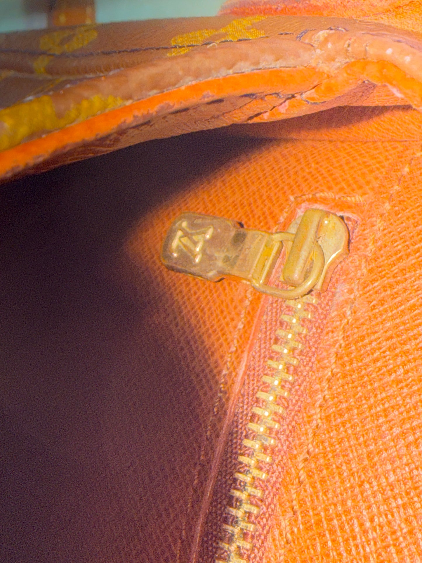 Pre-owned Authentic Louis Vuitton Saint Cloud MM Monogram Shoulder / Crossbody Bag