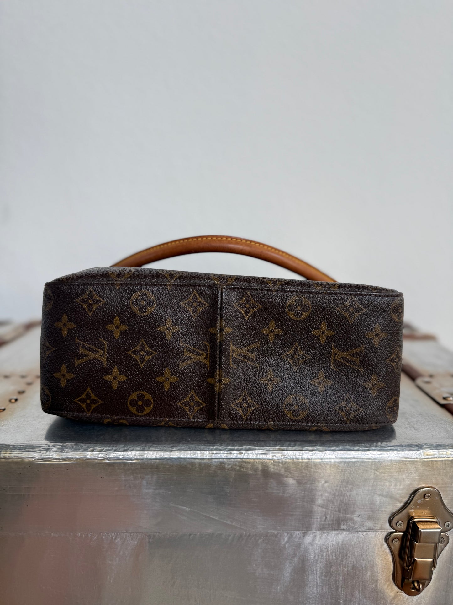 Pre-owned Authentic Louis Vuitton Looping GM Monogram Shoulder Bag