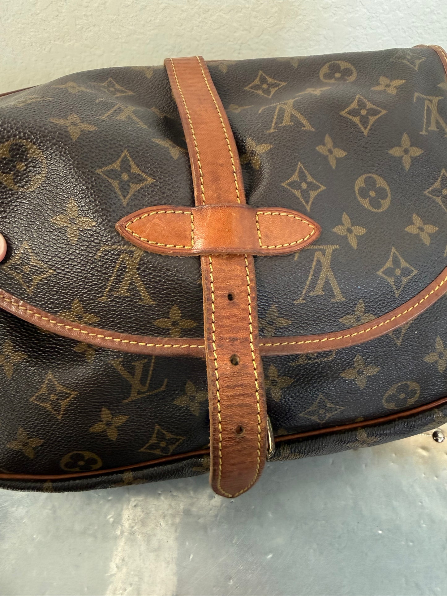Pre-owned Authentic Louis Vuitton Saumur 30 Monogram Crossbody Bag
