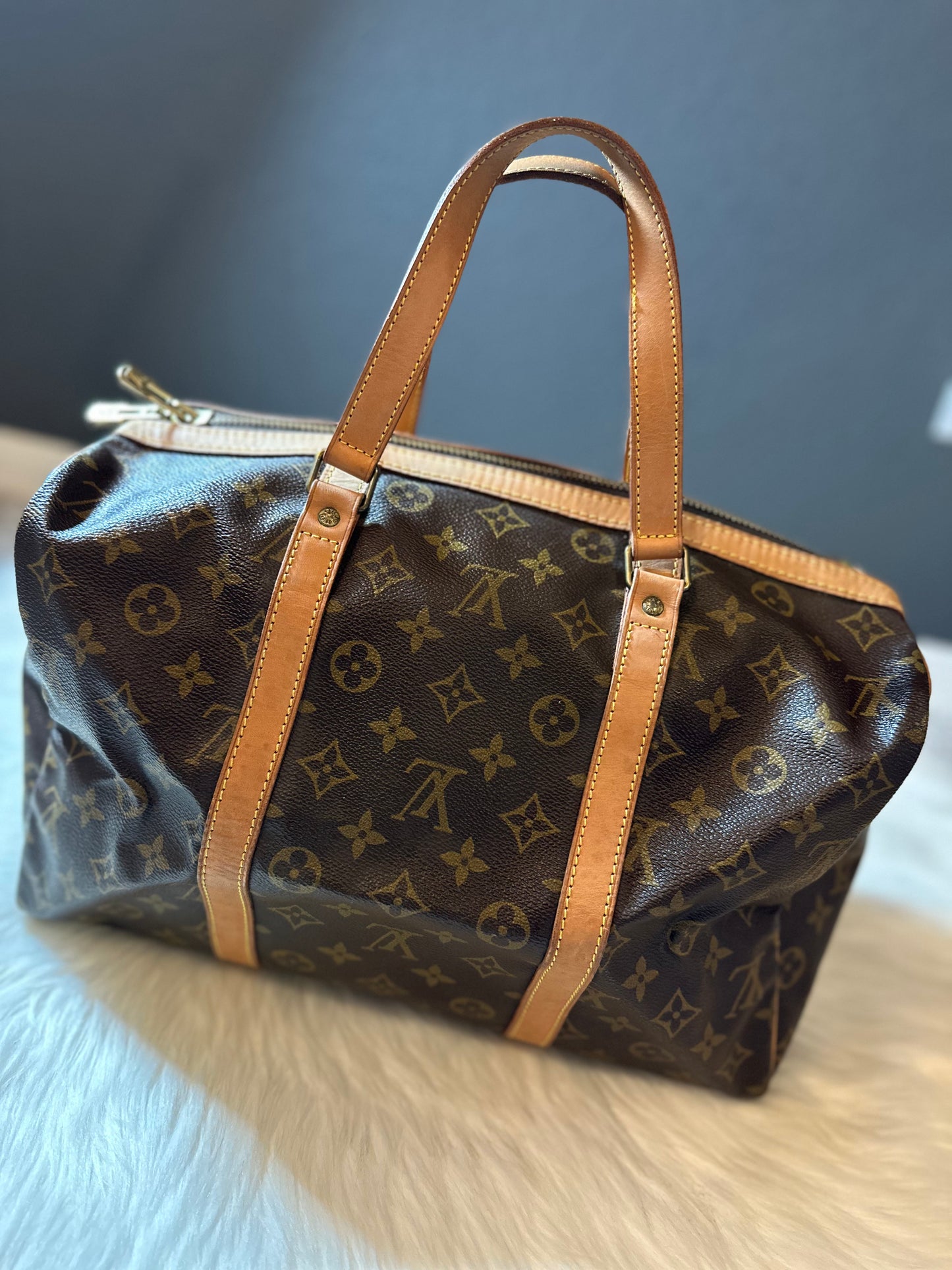 Pre-owned Authentic Louis Vuitton Sac Souple 35 Duffle / Travel Bag