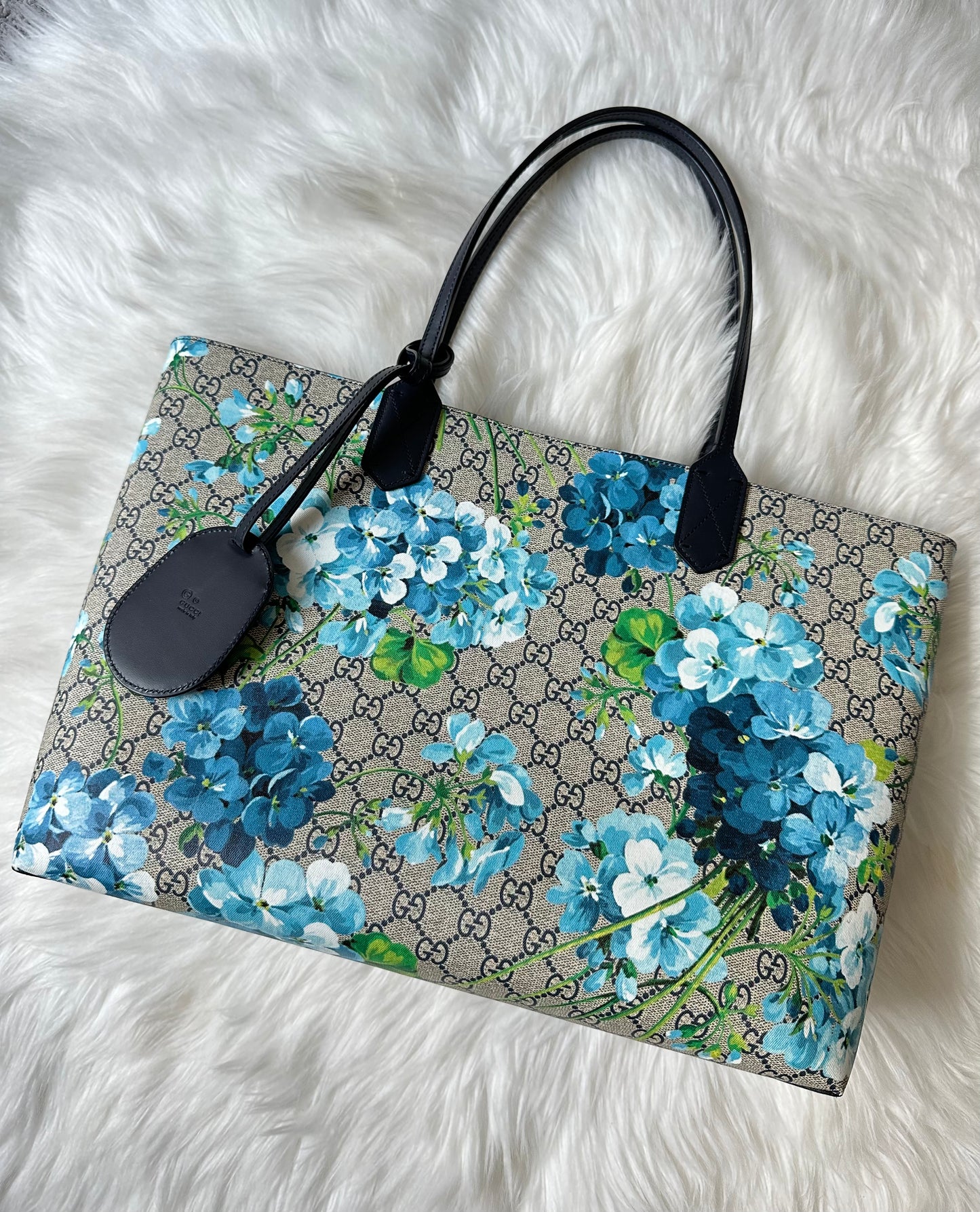 Pre-owned Authentic Gucci GG Supreme Monogram Blooms Print Reversible Blue Tote Shoulder Bag