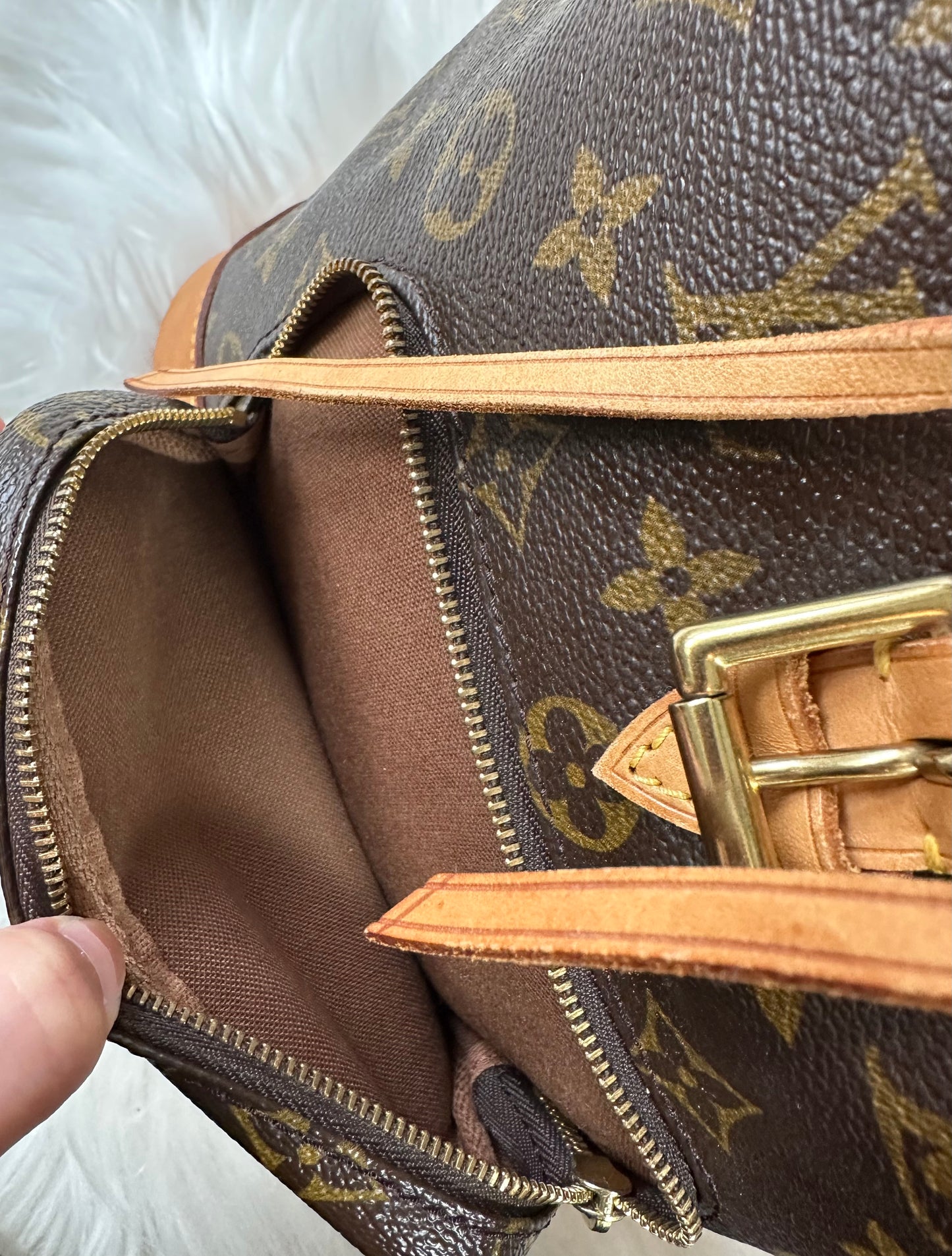 Pre-owned Authentic Louis Vuitton Montsouris MM Monogram Backpack