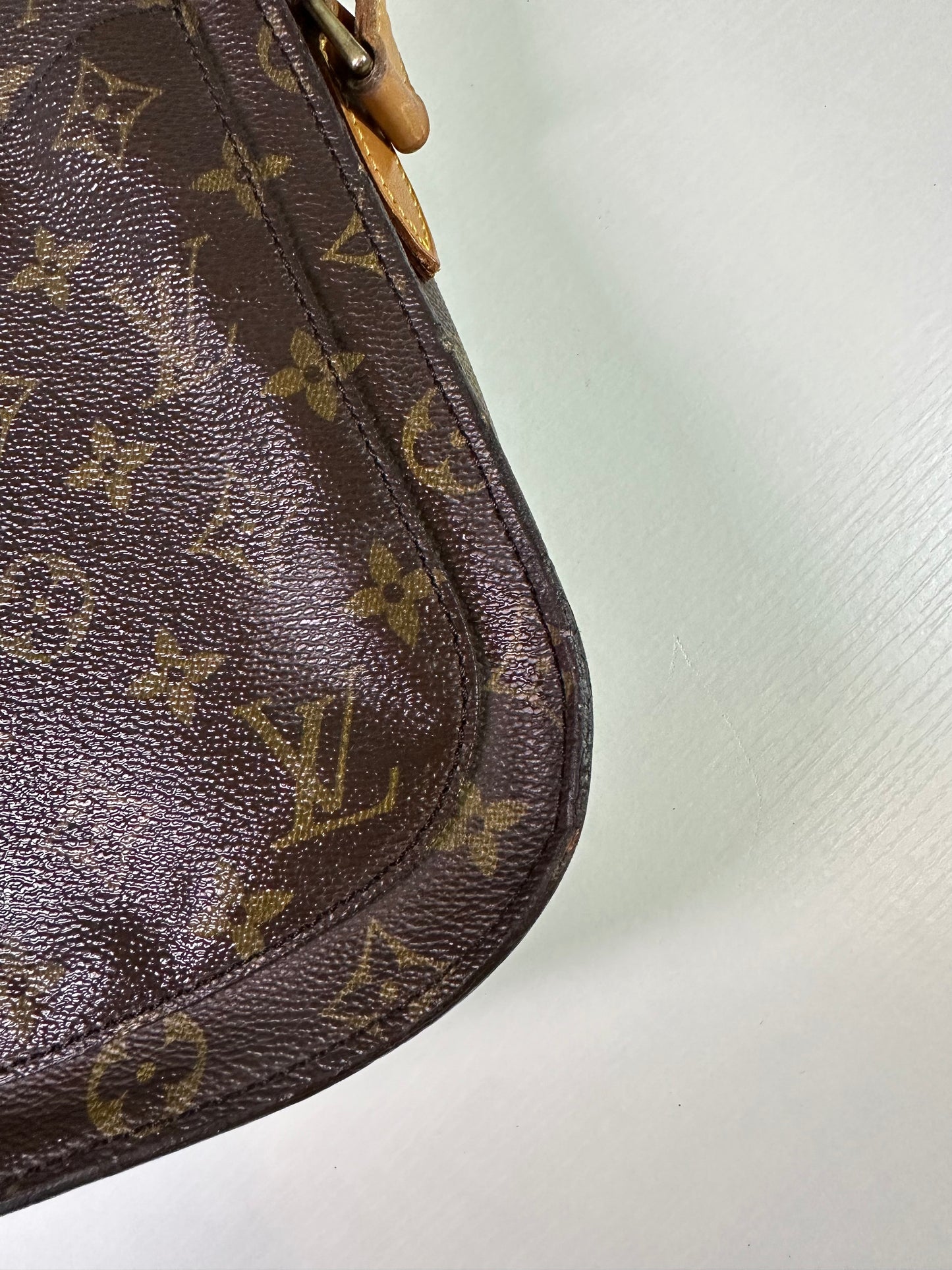 Pre-owned Authentic Louis Vuitton Saint Cloud GM Monogram Crossbody Bag