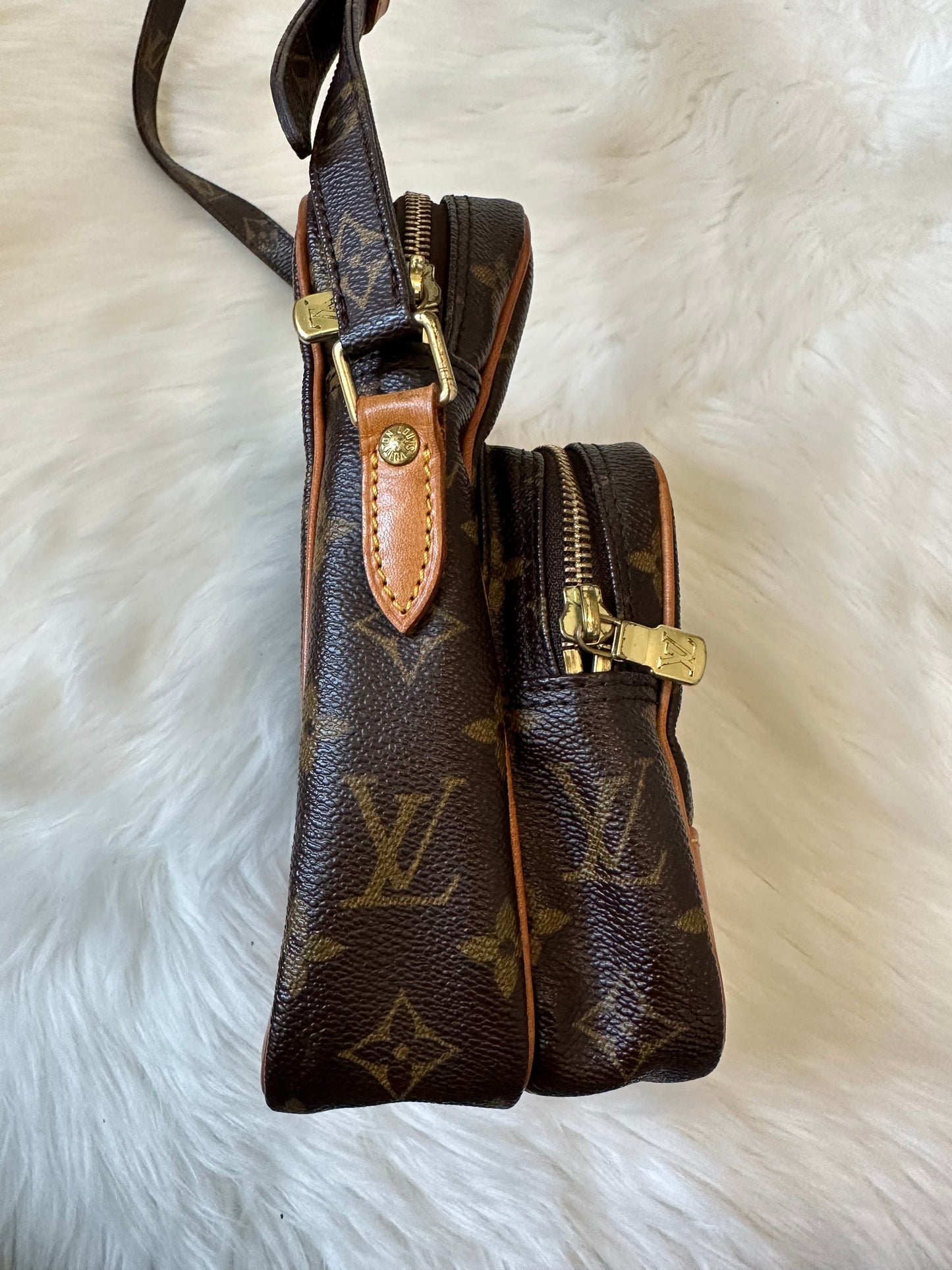 Pre-owned Authentic Louis Vuitton Amazon Monogram Crossbody Bag