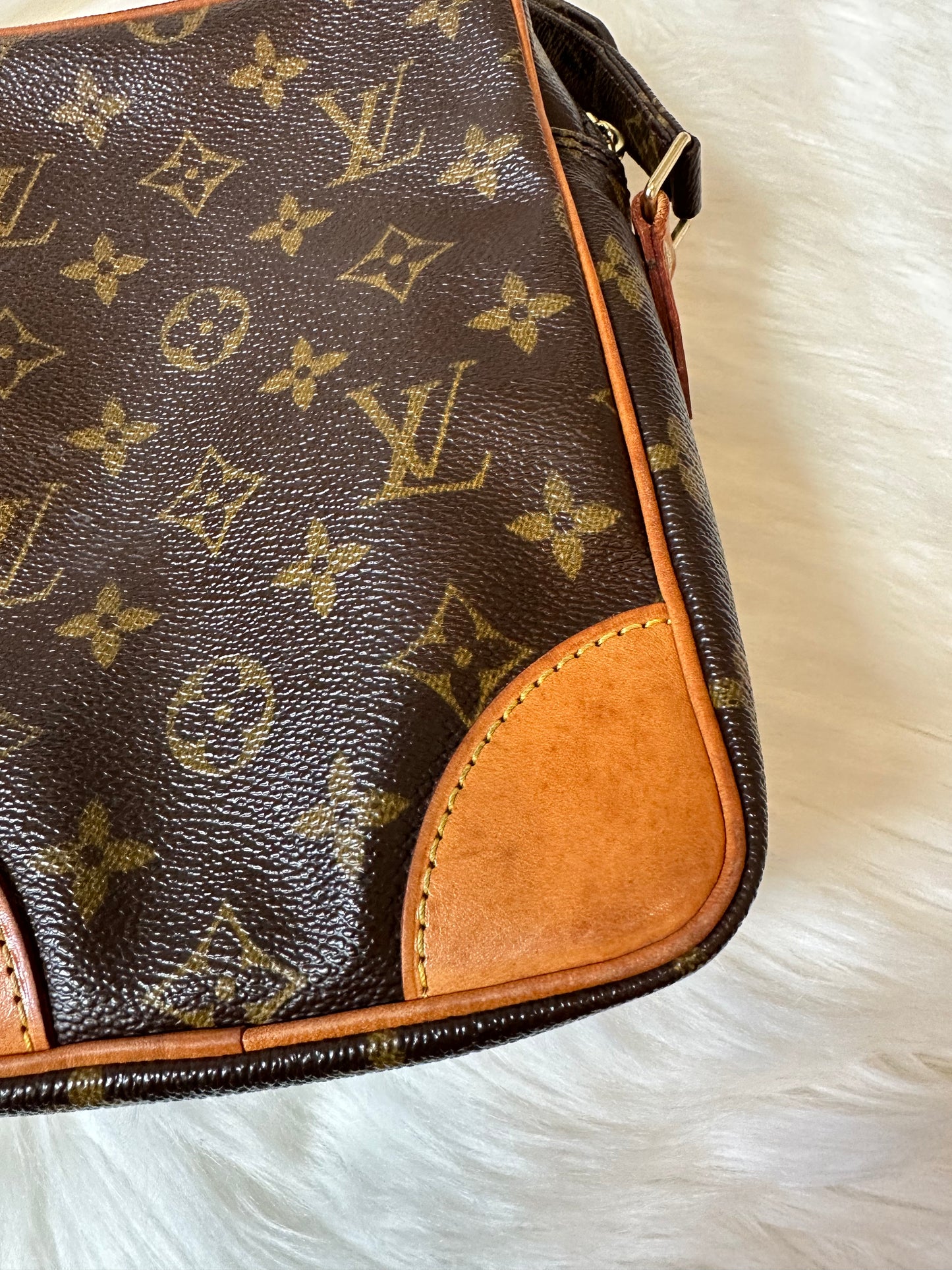 Pre-owned Authentic Louis Vuitton Amazon Monogram Crossbody Bag