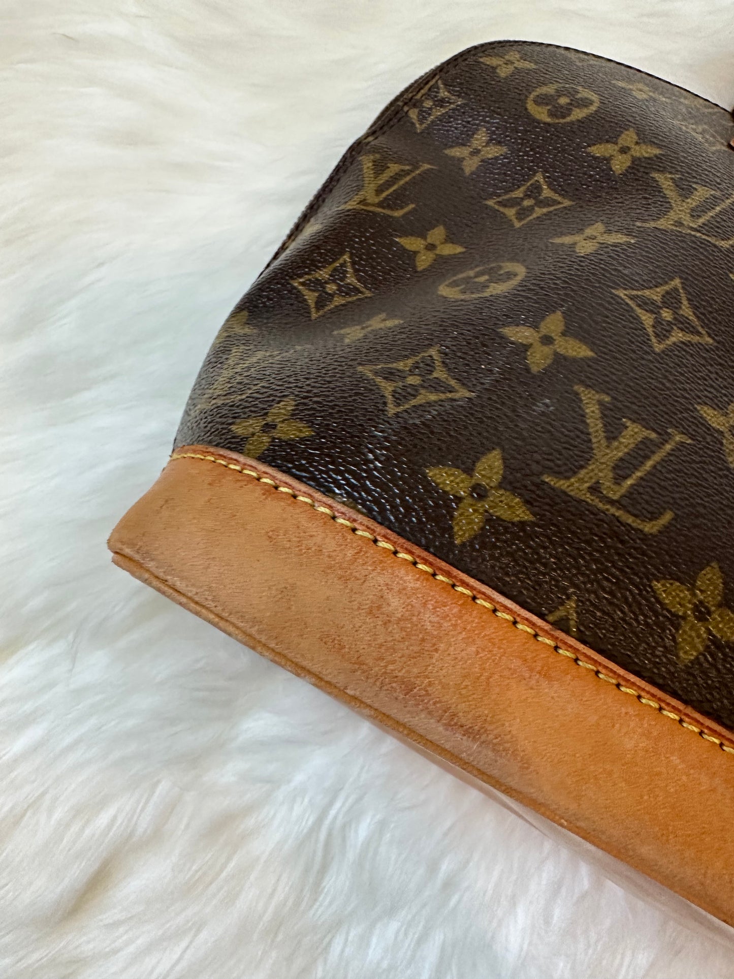 Pre-owned Authentic Louis Vuitton Alma PM Monogram Handbag