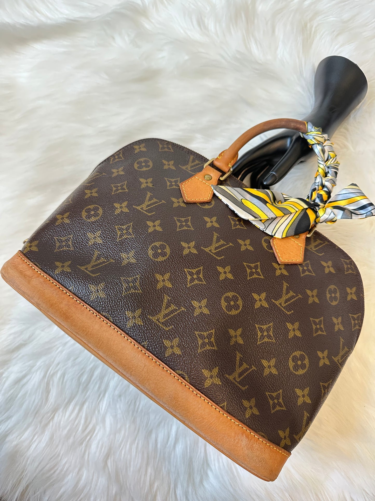 Pre-owned Authentic Louis Vuitton Alma PM Monogram Handbag