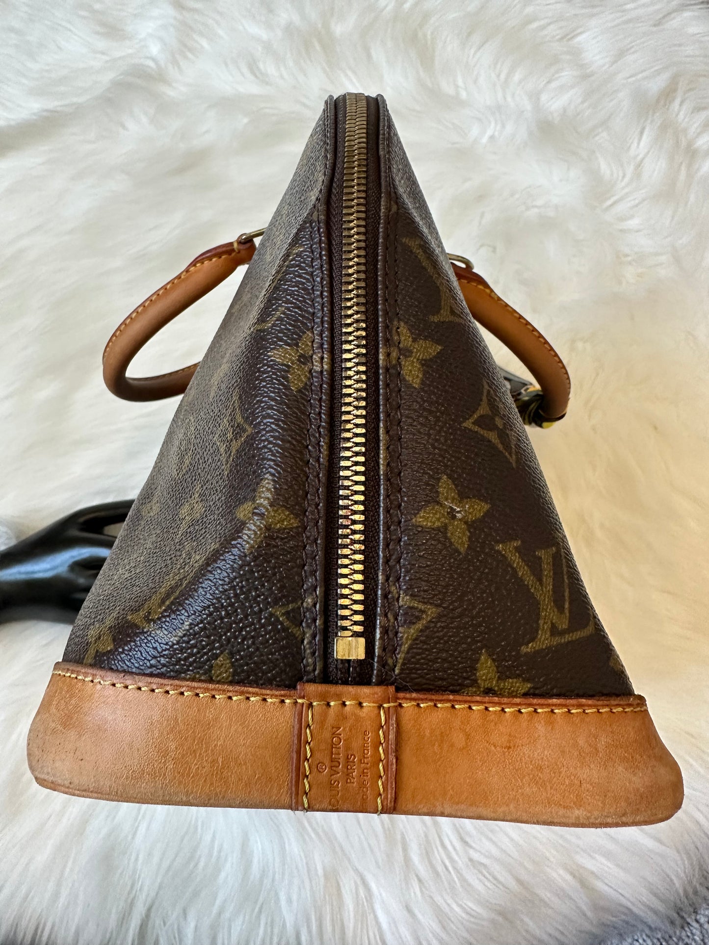 Pre-owned Authentic Louis Vuitton Alma PM Monogram Handbag