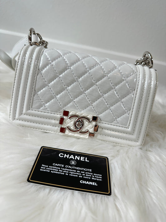 Pre-owned Authentic Chanel Boy Small White Deer Patent Leather Crossbody / Shoulder Bag