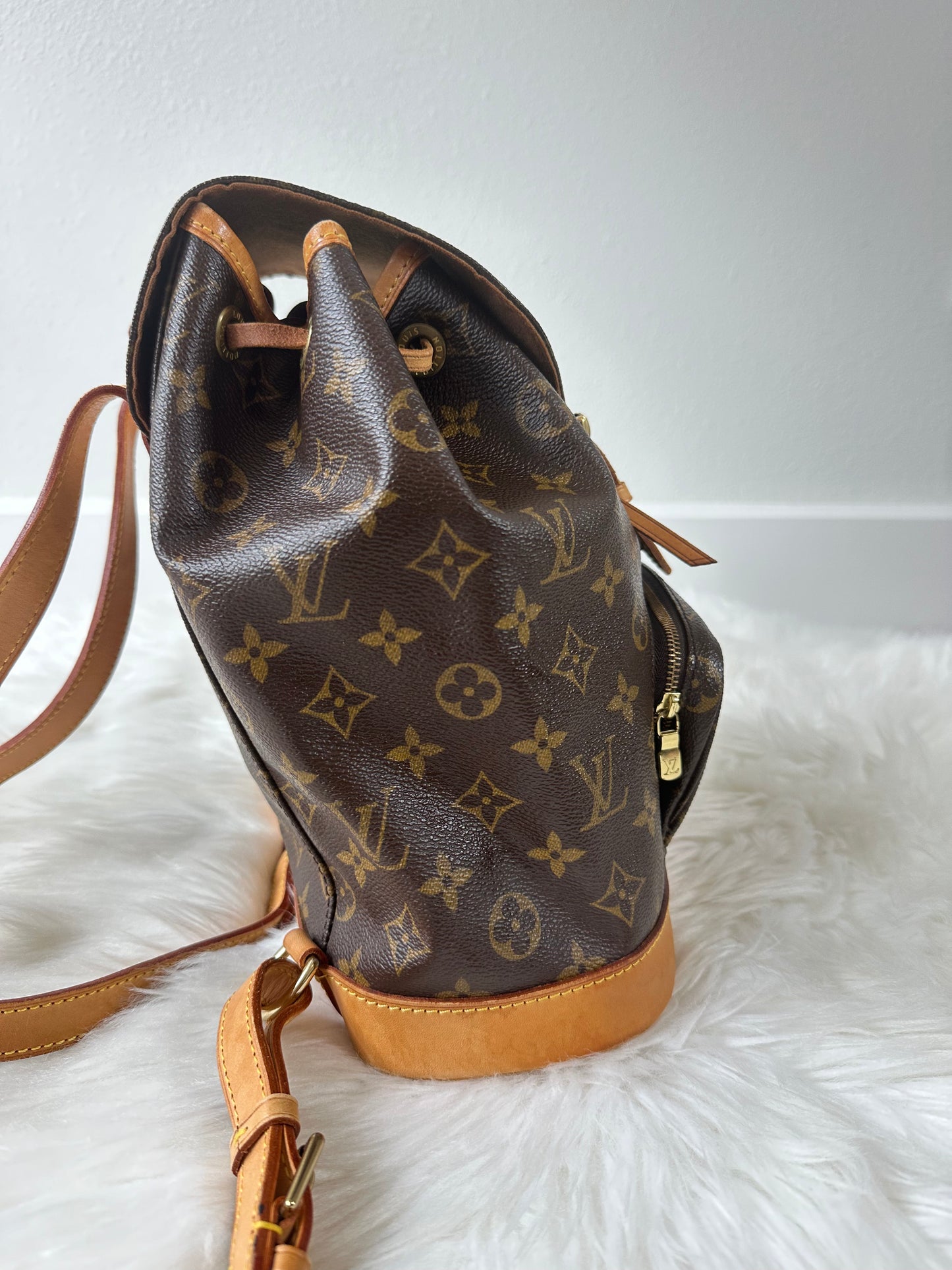 Pre-owned Authentic Louis Vuitton Montsouris MM Monogram Backpack