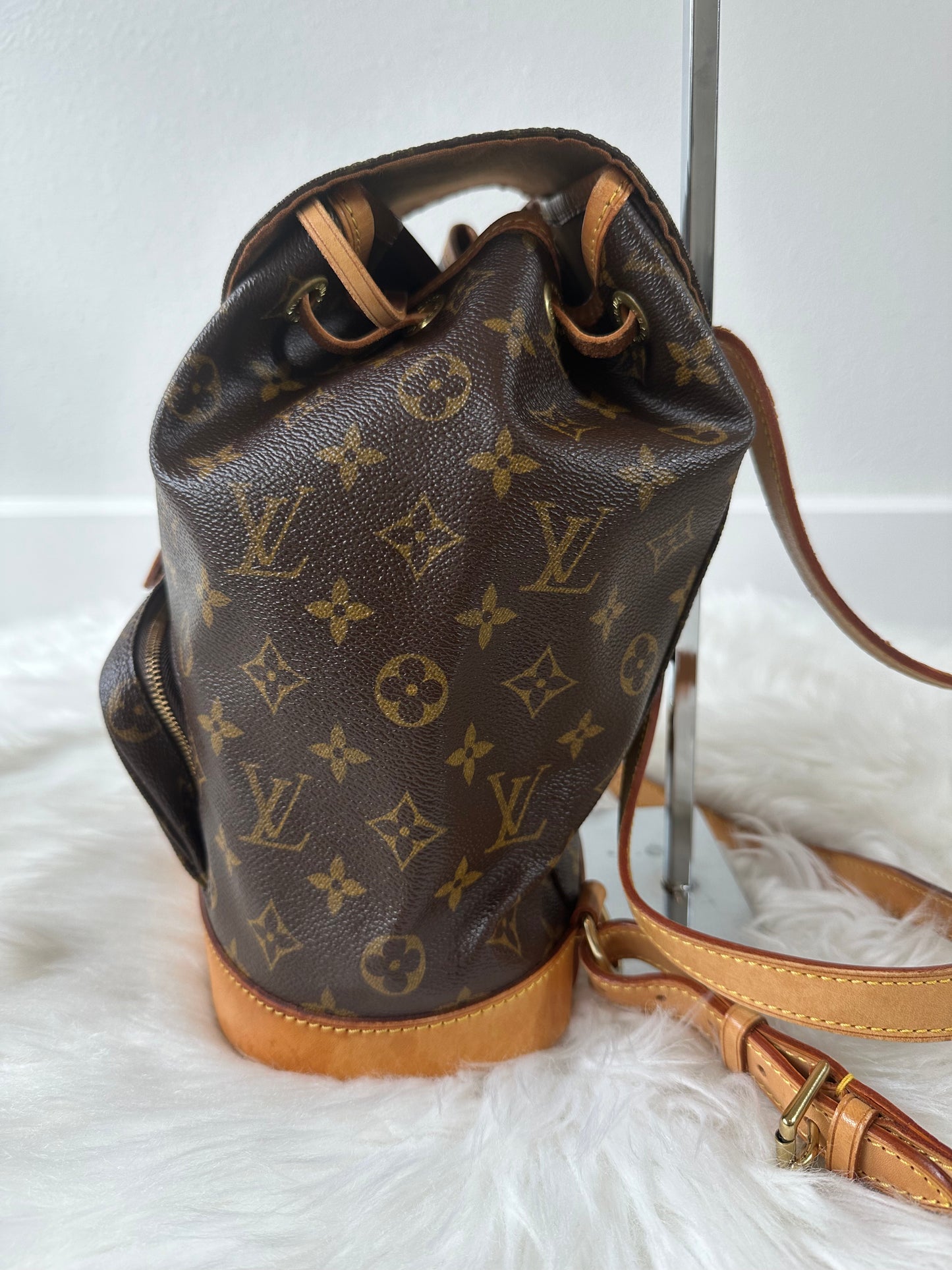 Pre-owned Authentic Louis Vuitton Montsouris MM Monogram Backpack