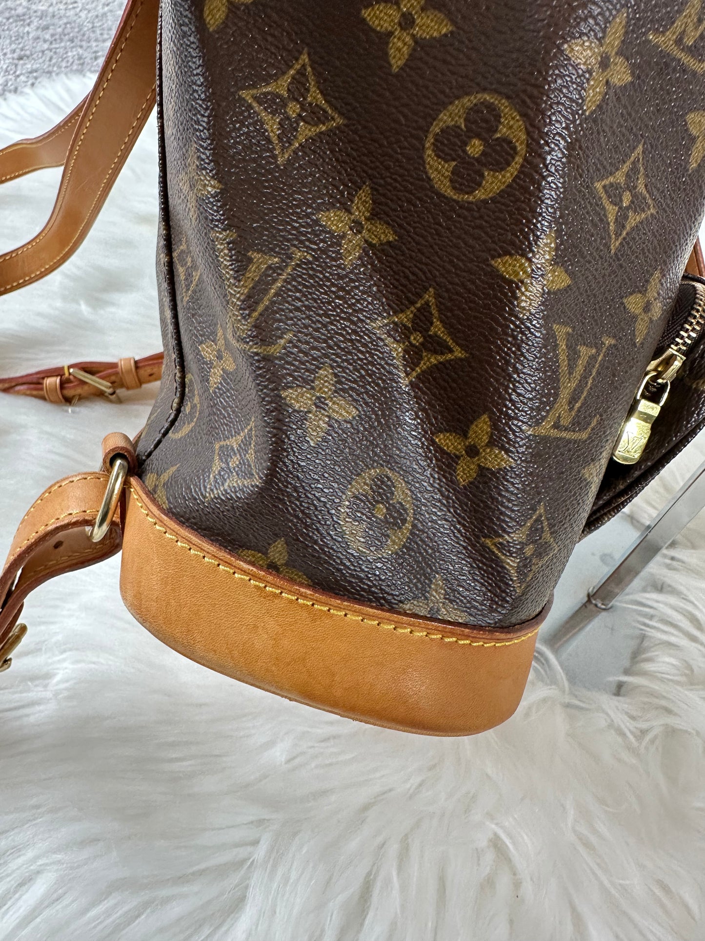 Pre-owned Authentic Louis Vuitton Montsouris MM Monogram Backpack