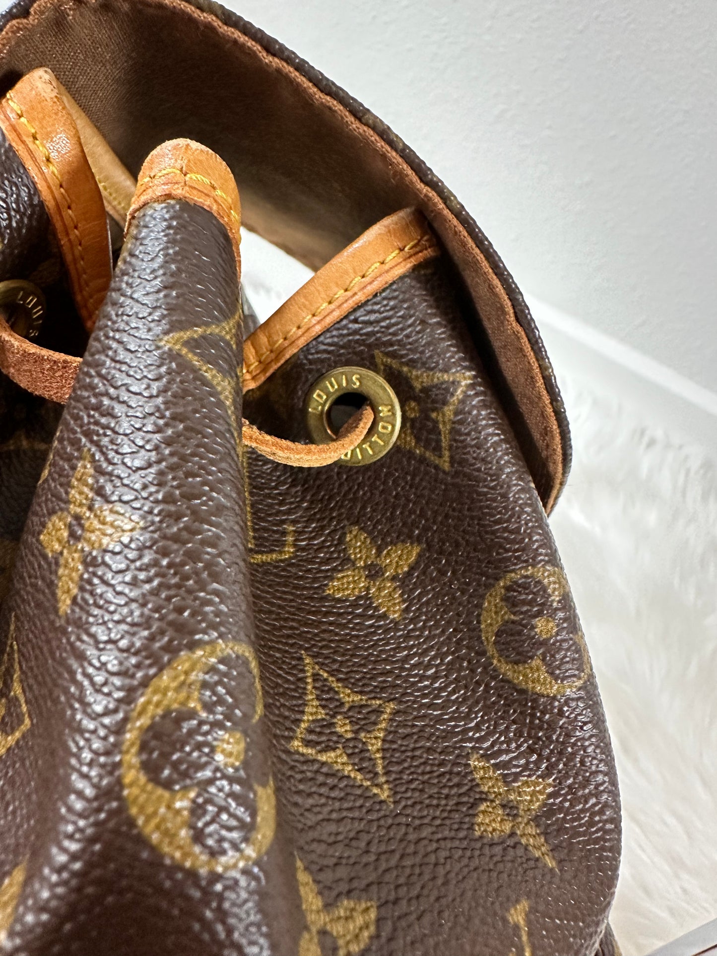 Pre-owned Authentic Louis Vuitton Montsouris MM Monogram Backpack