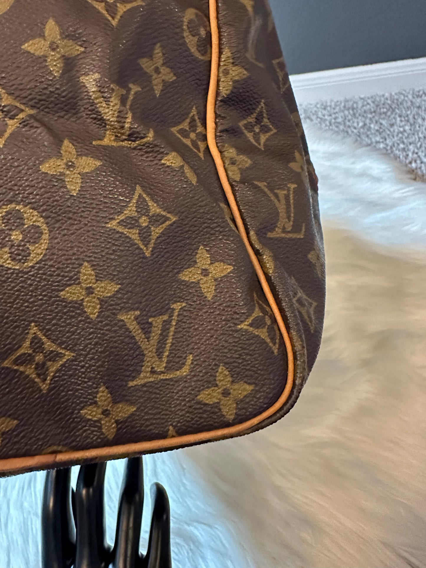 Pre-owned Authentic Louis Vuitton Sac Souple 35 Duffle / Travel Bag