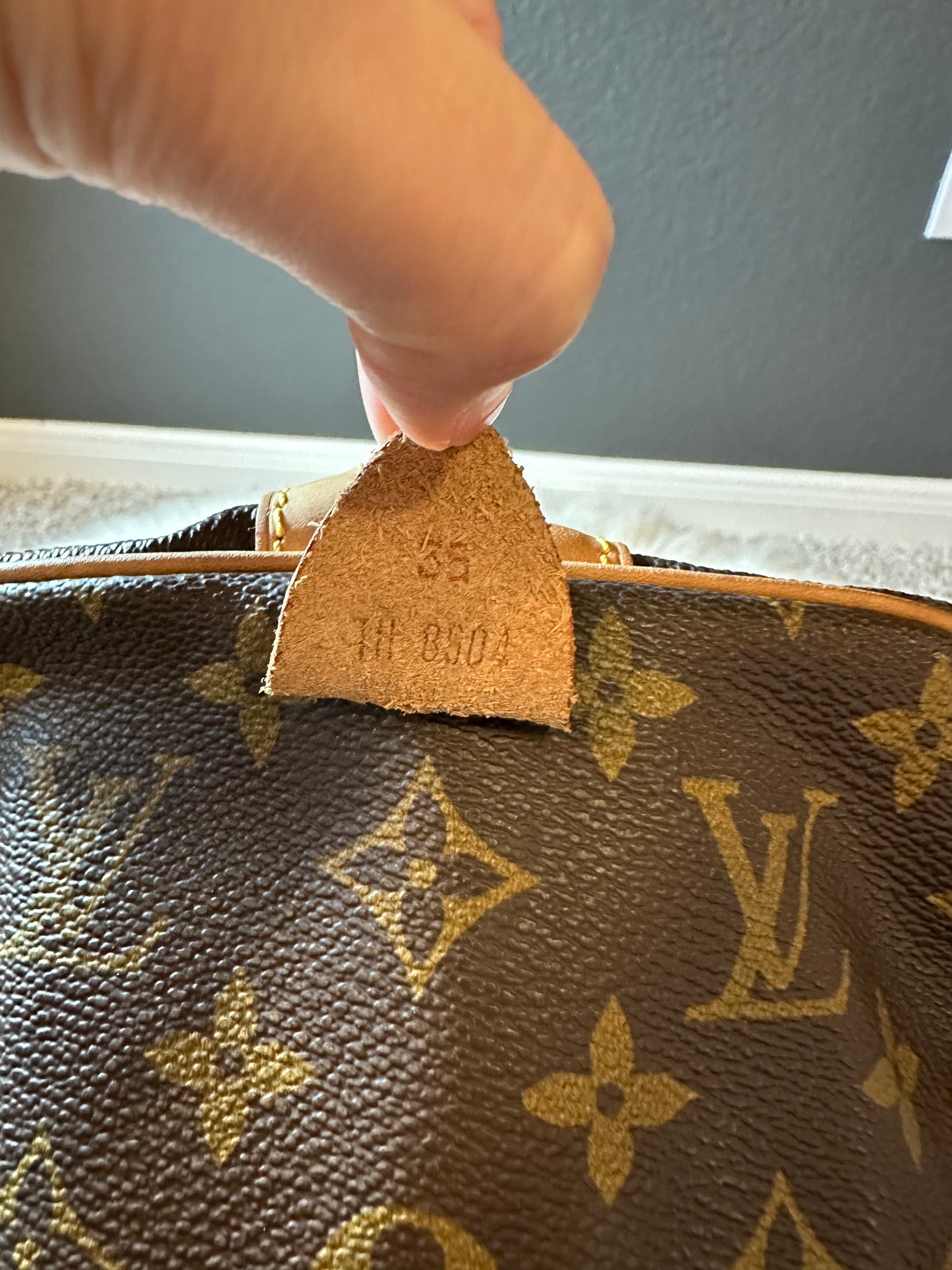 Pre-owned Authentic Louis Vuitton Sac Souple 35 Duffle / Travel Bag