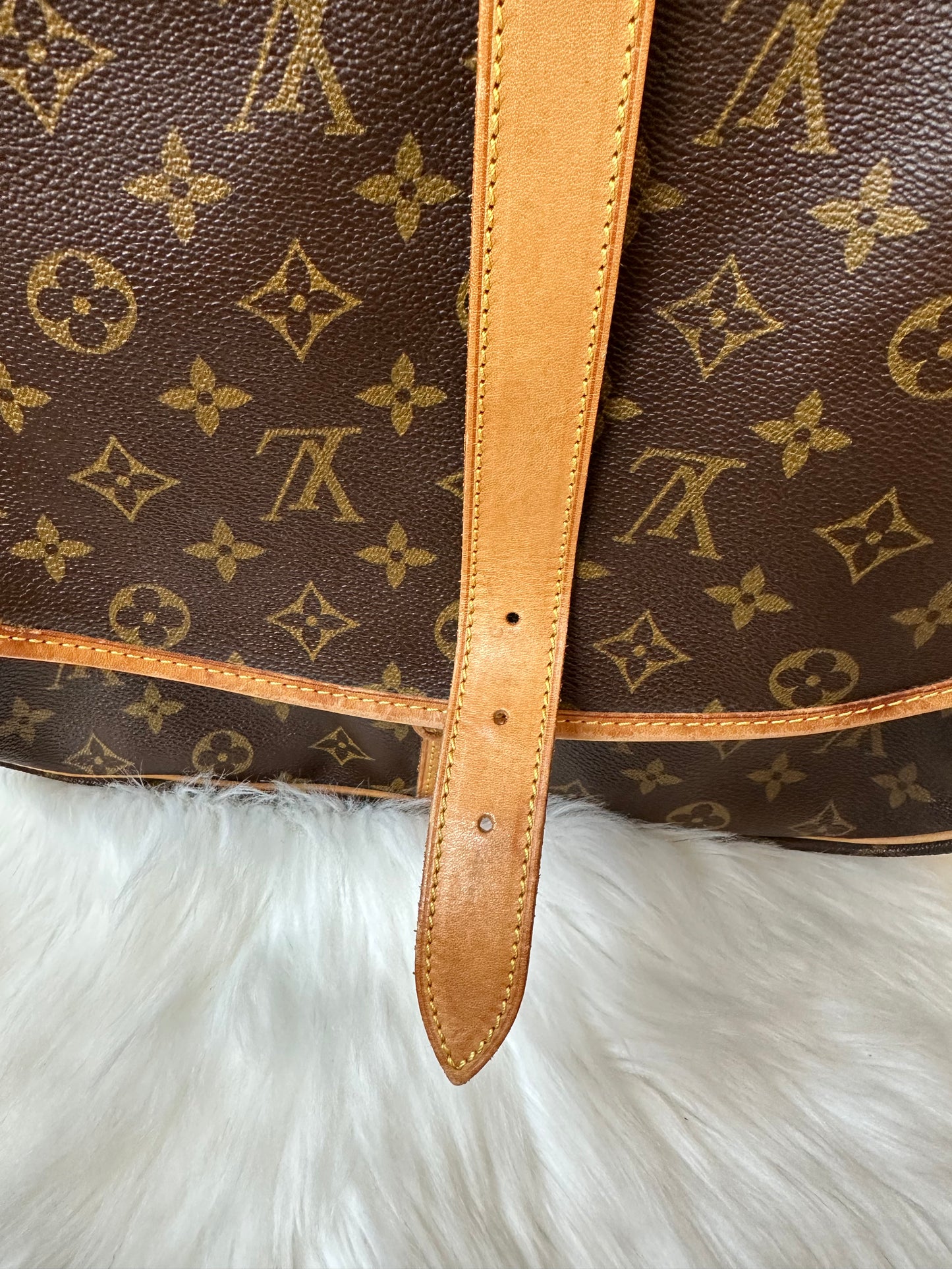 Pre-owned Authentic Louis Vuitton Monogram Saumur 35 Crossbody Bag