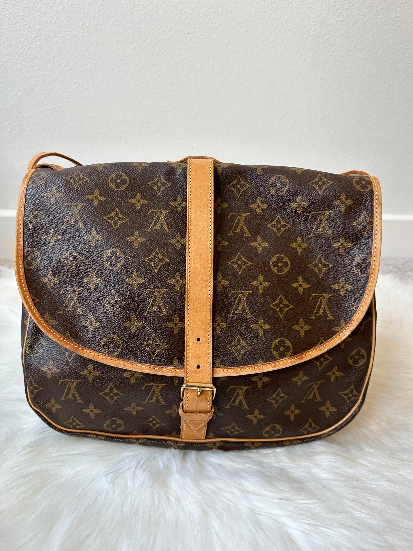 Pre-owned Authentic Louis Vuitton Monogram Saumur 35 Crossbody Bag