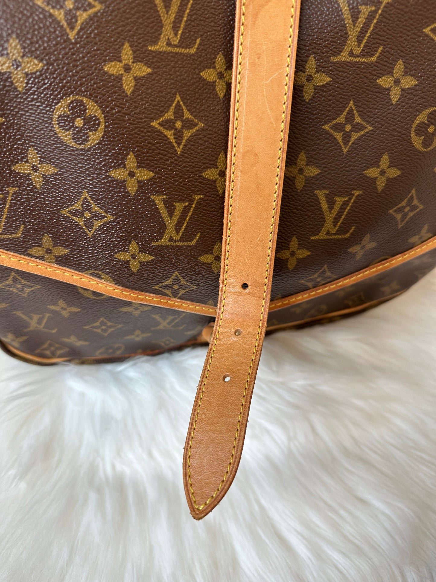 Pre-owned Authentic Louis Vuitton Monogram Saumur 35 Crossbody Bag