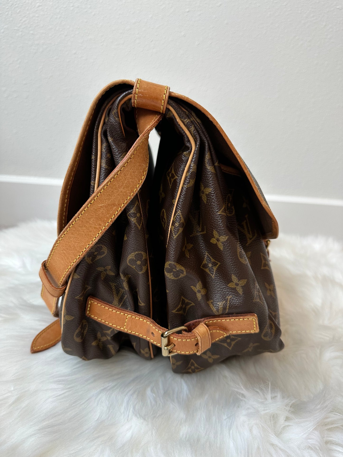 Pre-owned Authentic Louis Vuitton Monogram Saumur 35 Crossbody Bag