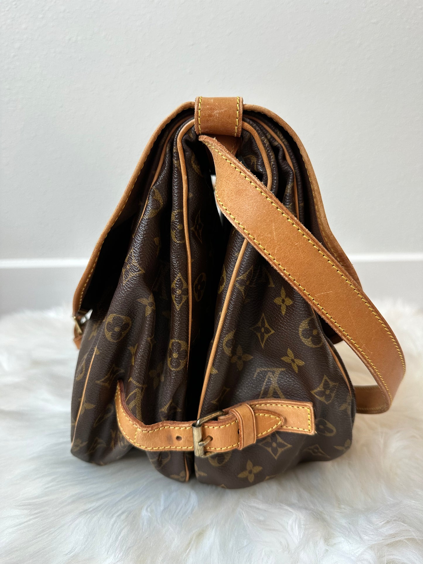 Pre-owned Authentic Louis Vuitton Monogram Saumur 35 Crossbody Bag