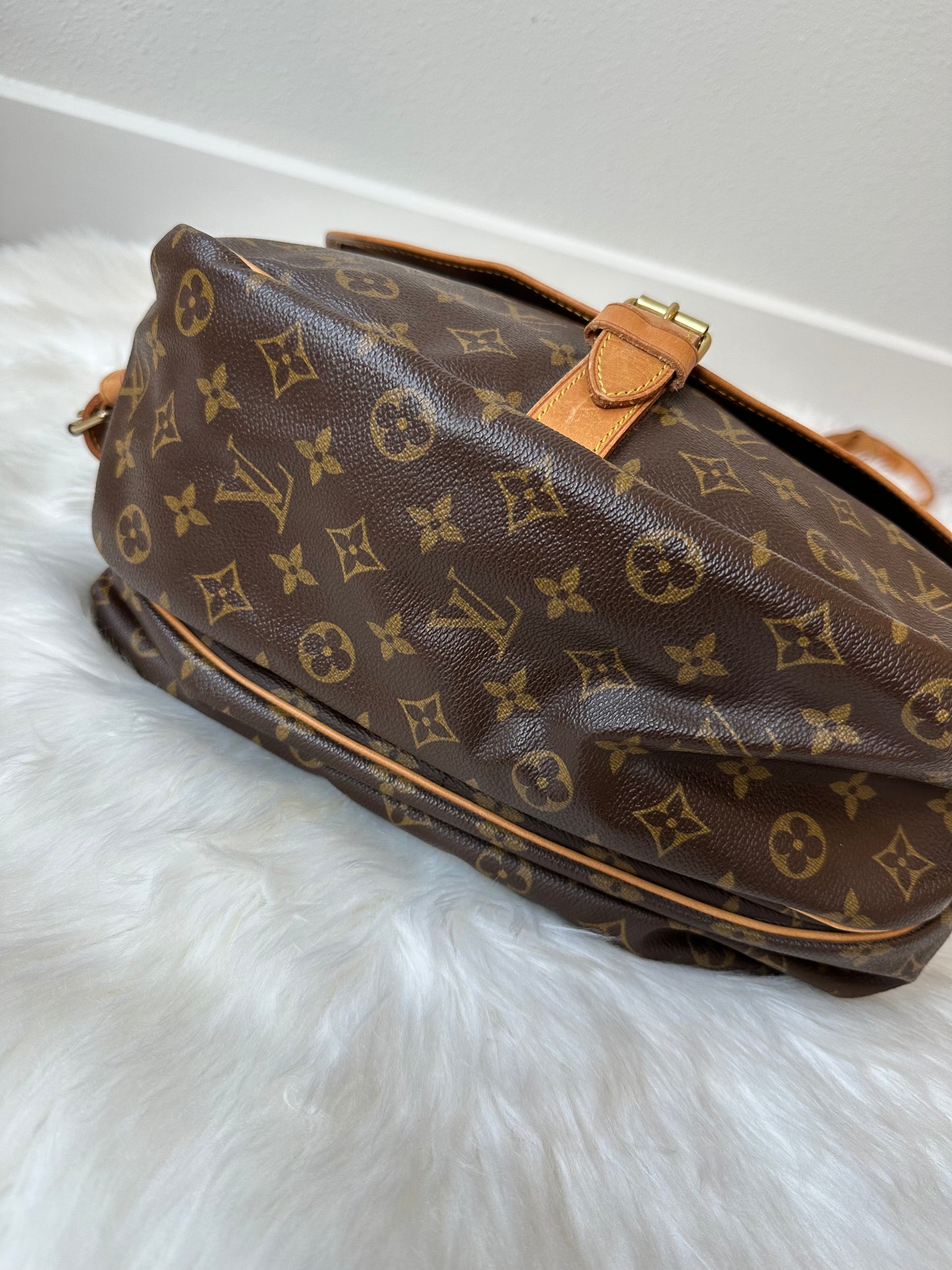 Pre-owned Authentic Louis Vuitton Monogram Saumur 35 Crossbody Bag