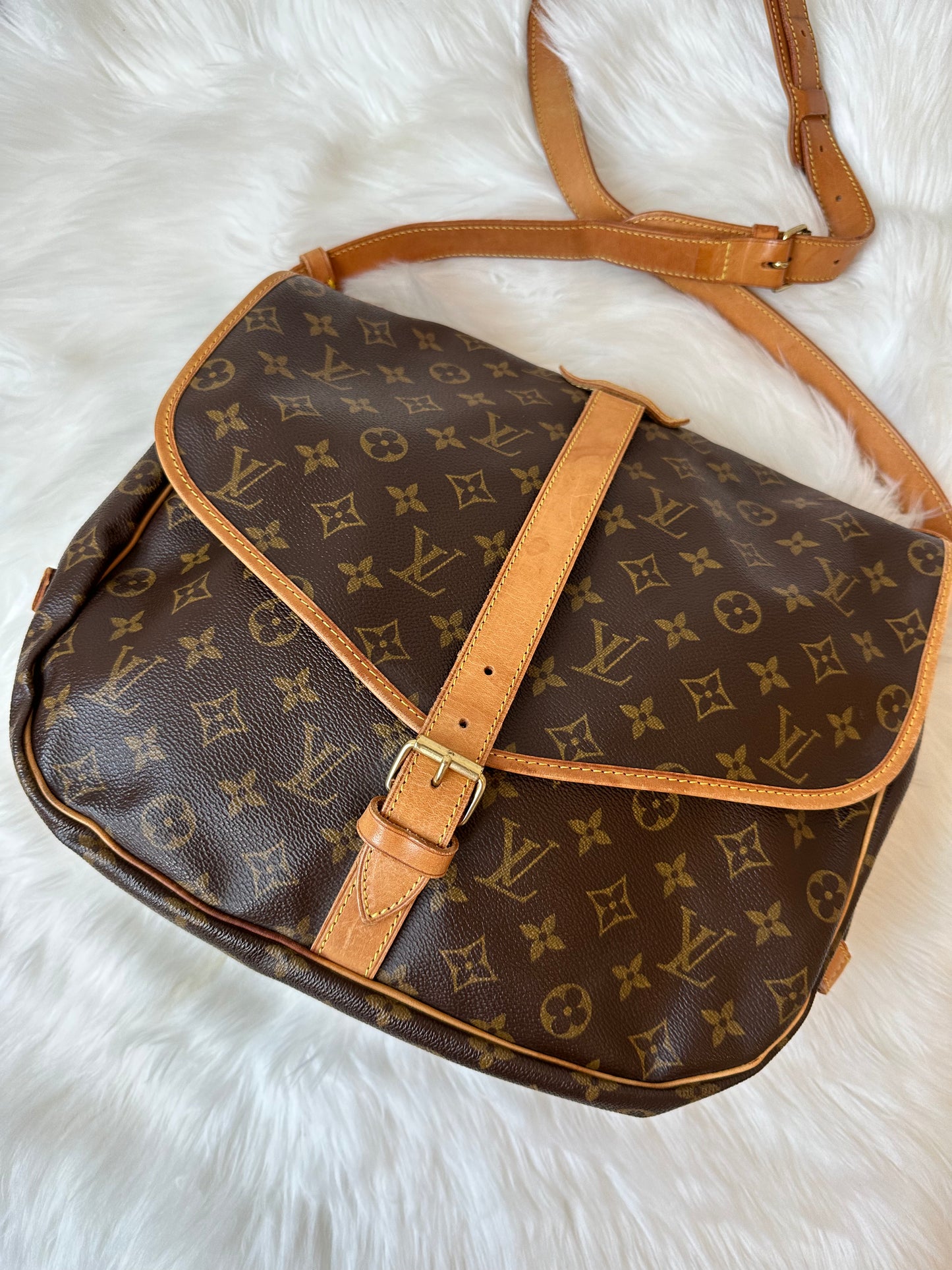 Pre-owned Authentic Louis Vuitton Monogram Saumur 35 Crossbody Bag