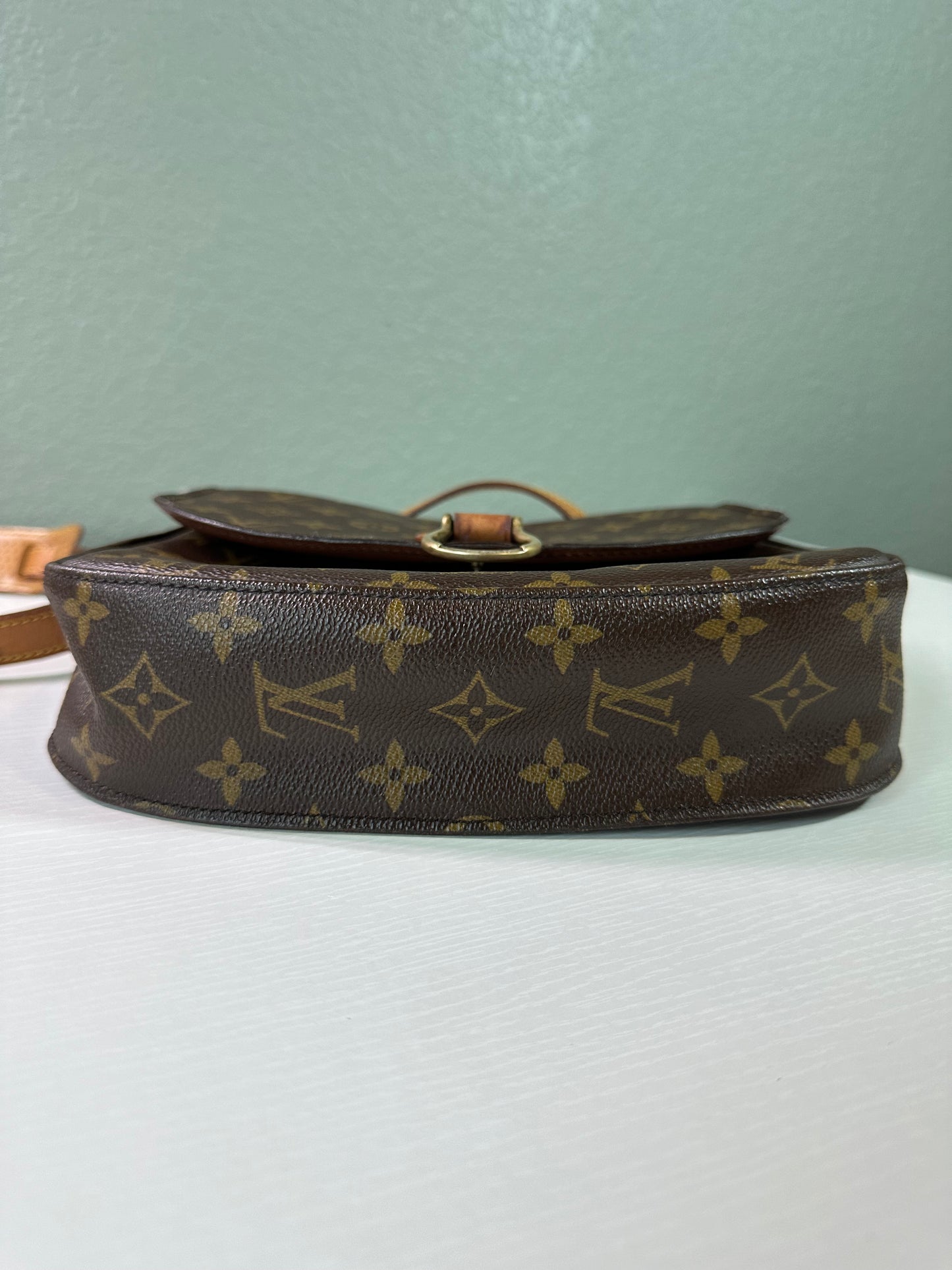 Pre-owned Authentic Louis Vuitton Saint Cloud GM Monogram Crossbody Bag