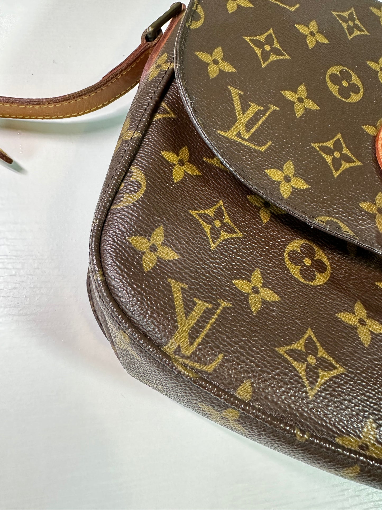 Pre-owned Authentic Louis Vuitton Saint Cloud GM Monogram Crossbody Bag