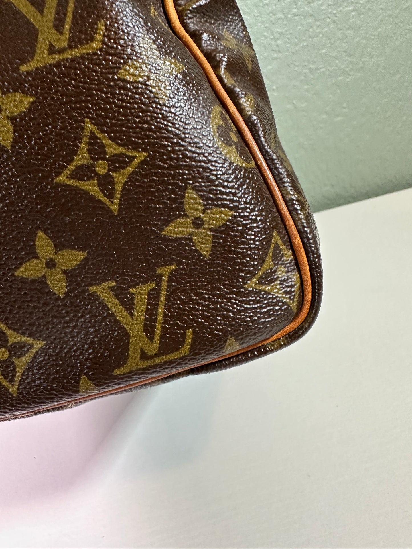 Pre-owned Authentic Louis Vuitton Speedy 30 Monogram Handbag