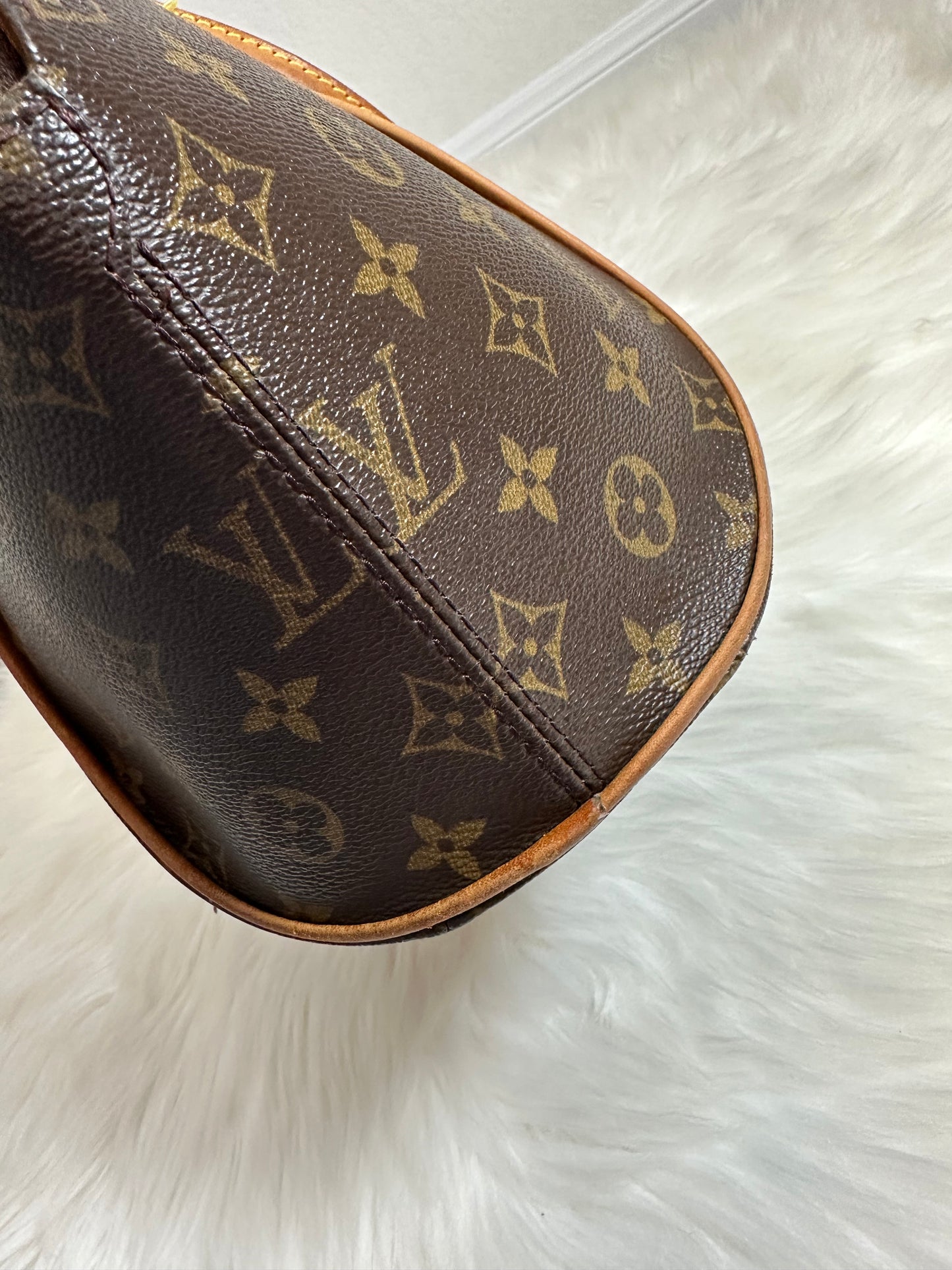 Pre-owned Authentic Louis Vuitton Ellipse MM Monogram Handbag