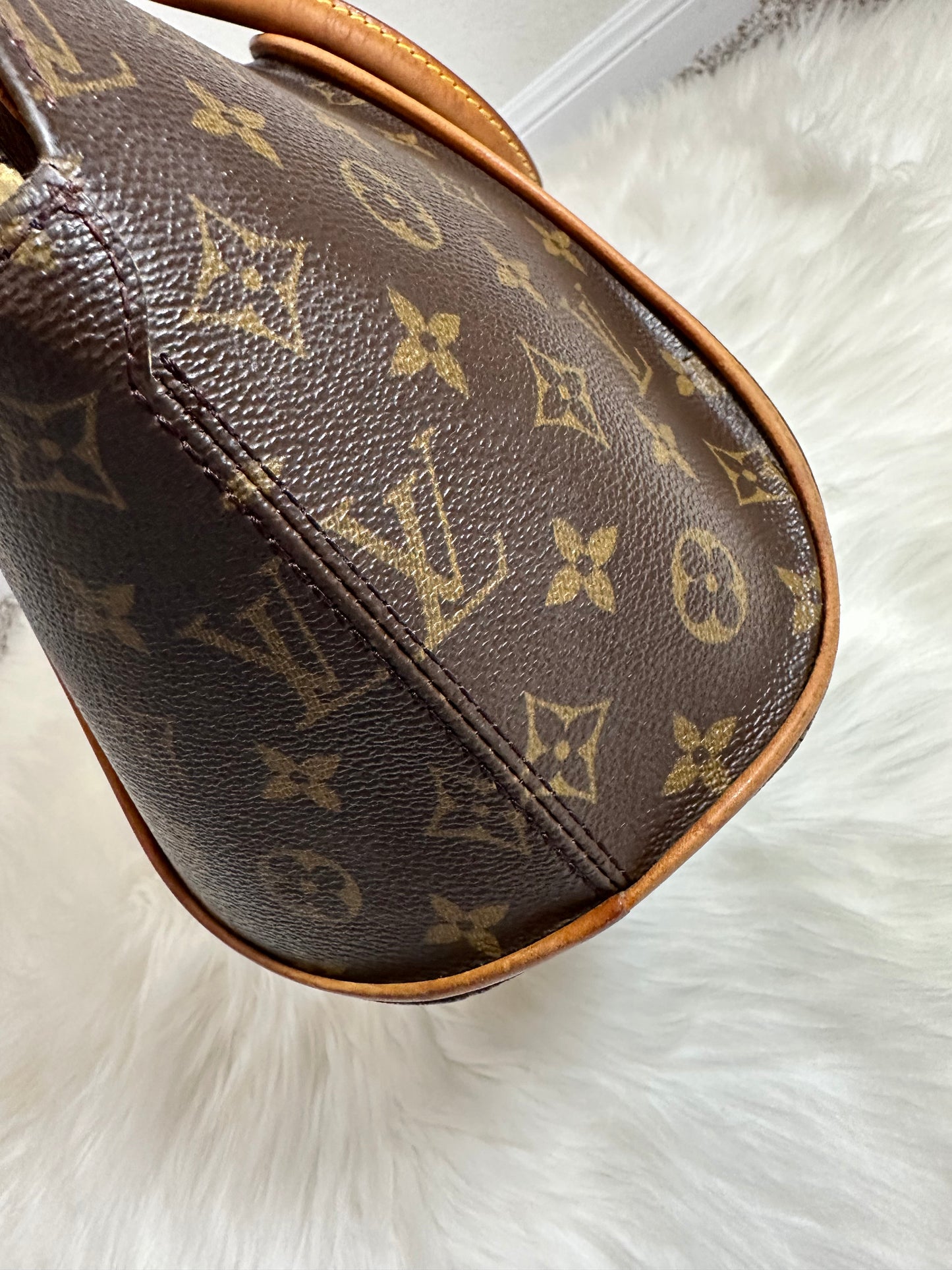 Pre-owned Authentic Louis Vuitton Ellipse MM Monogram Handbag