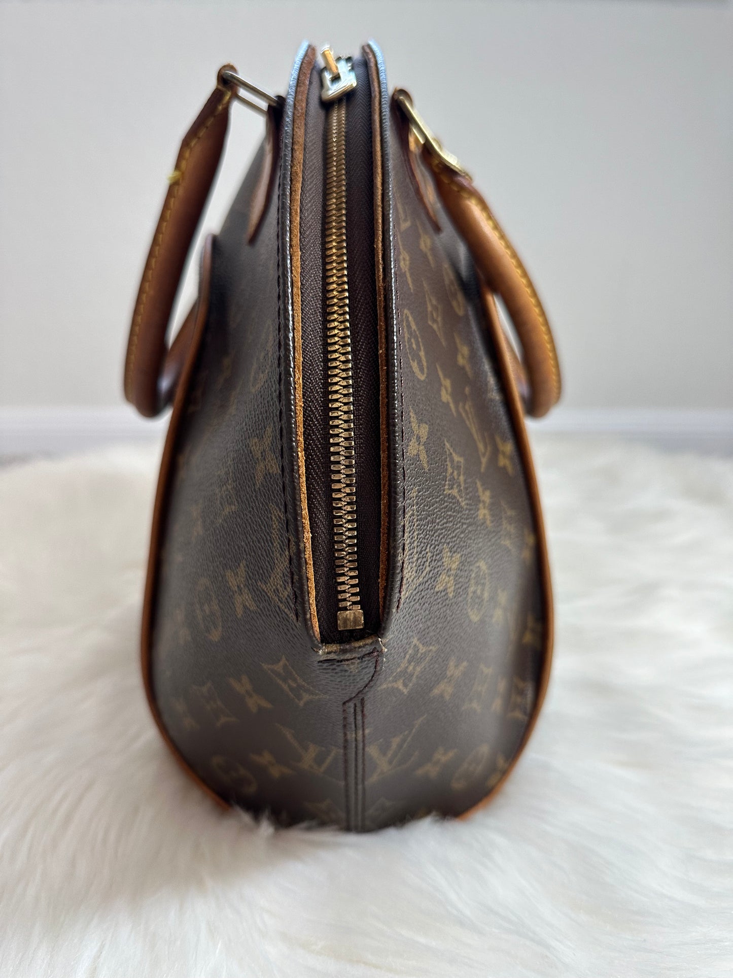 Pre-owned Authentic Louis Vuitton Ellipse MM Monogram Handbag