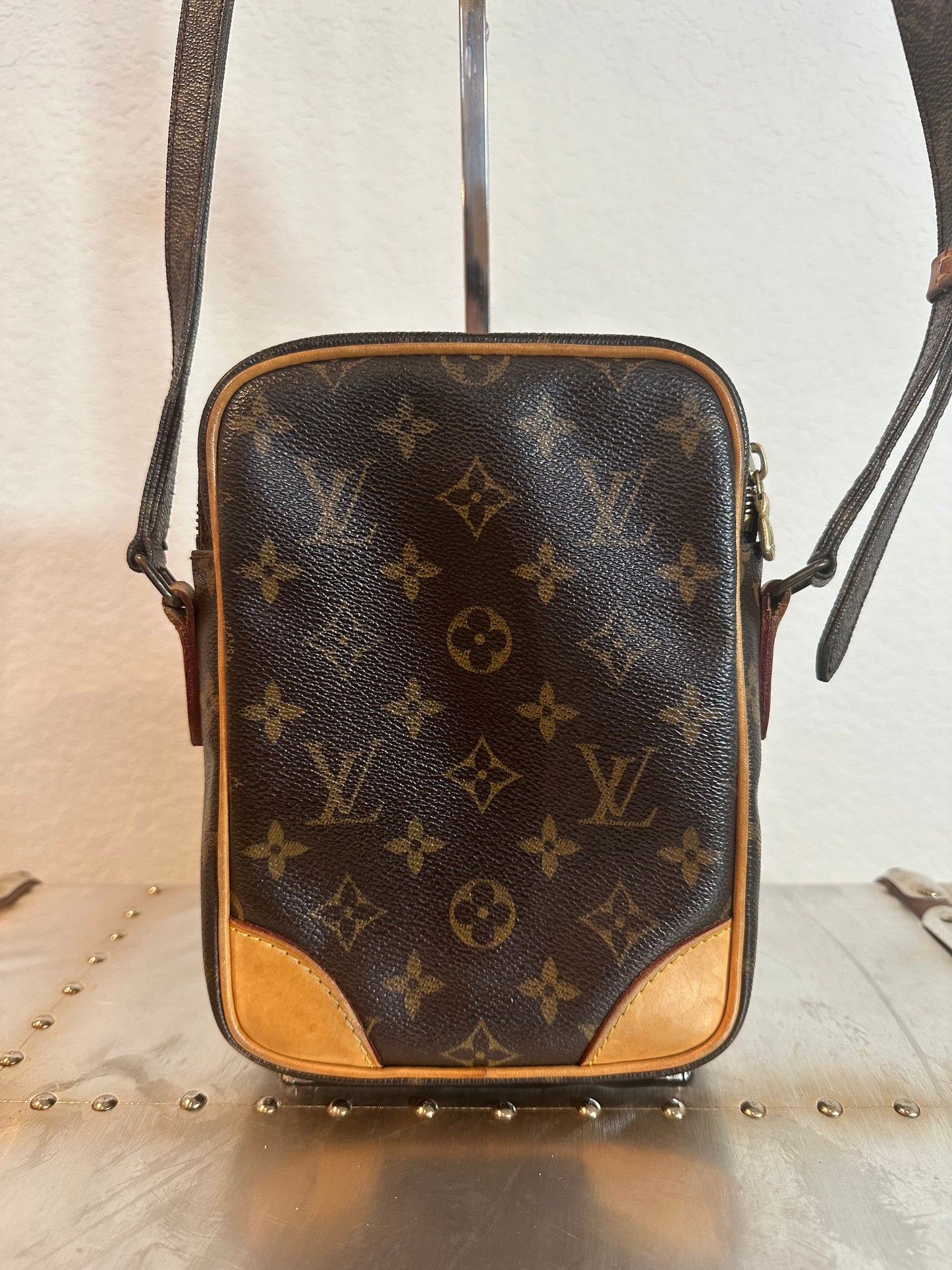 Pre-owned Authentic Louis Vuitton Amazon Monogram Crossbody Bag