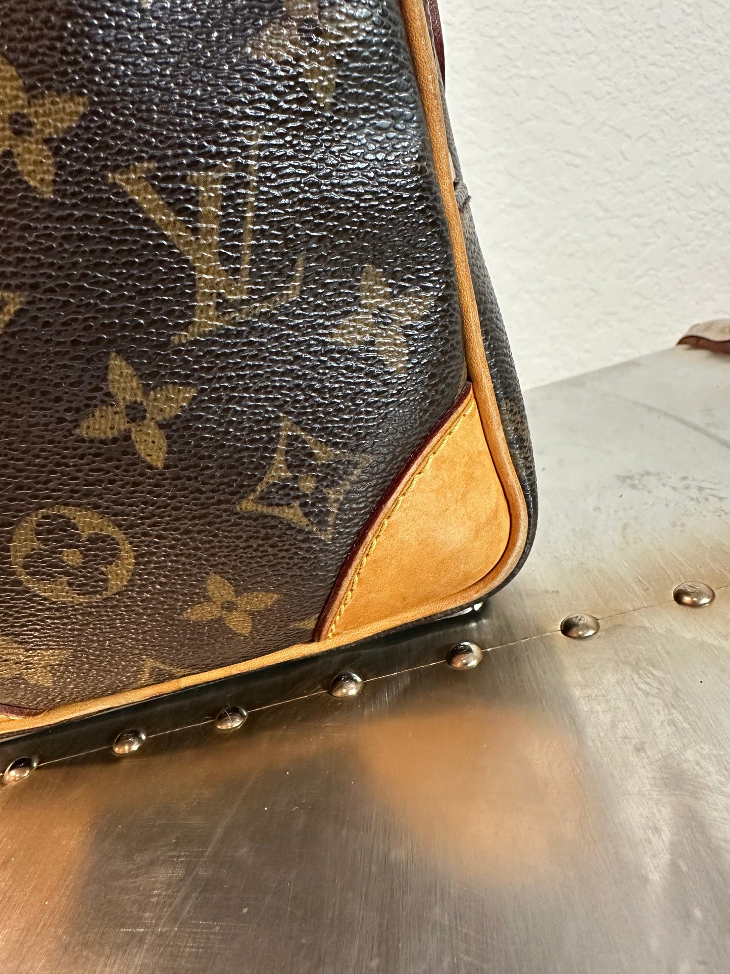 Pre-owned Authentic Louis Vuitton Amazon Monogram Crossbody Bag