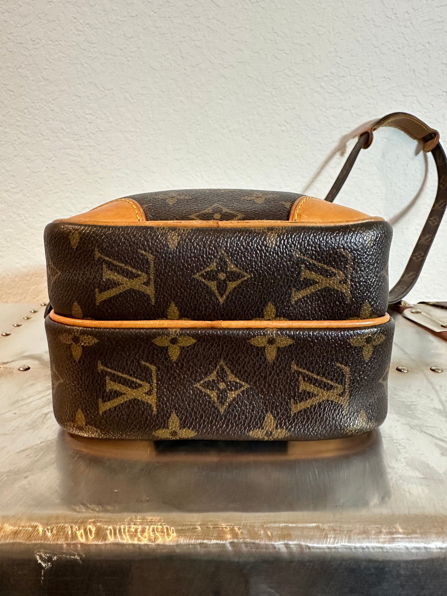 Pre-owned Authentic Louis Vuitton Amazon Monogram Crossbody Bag