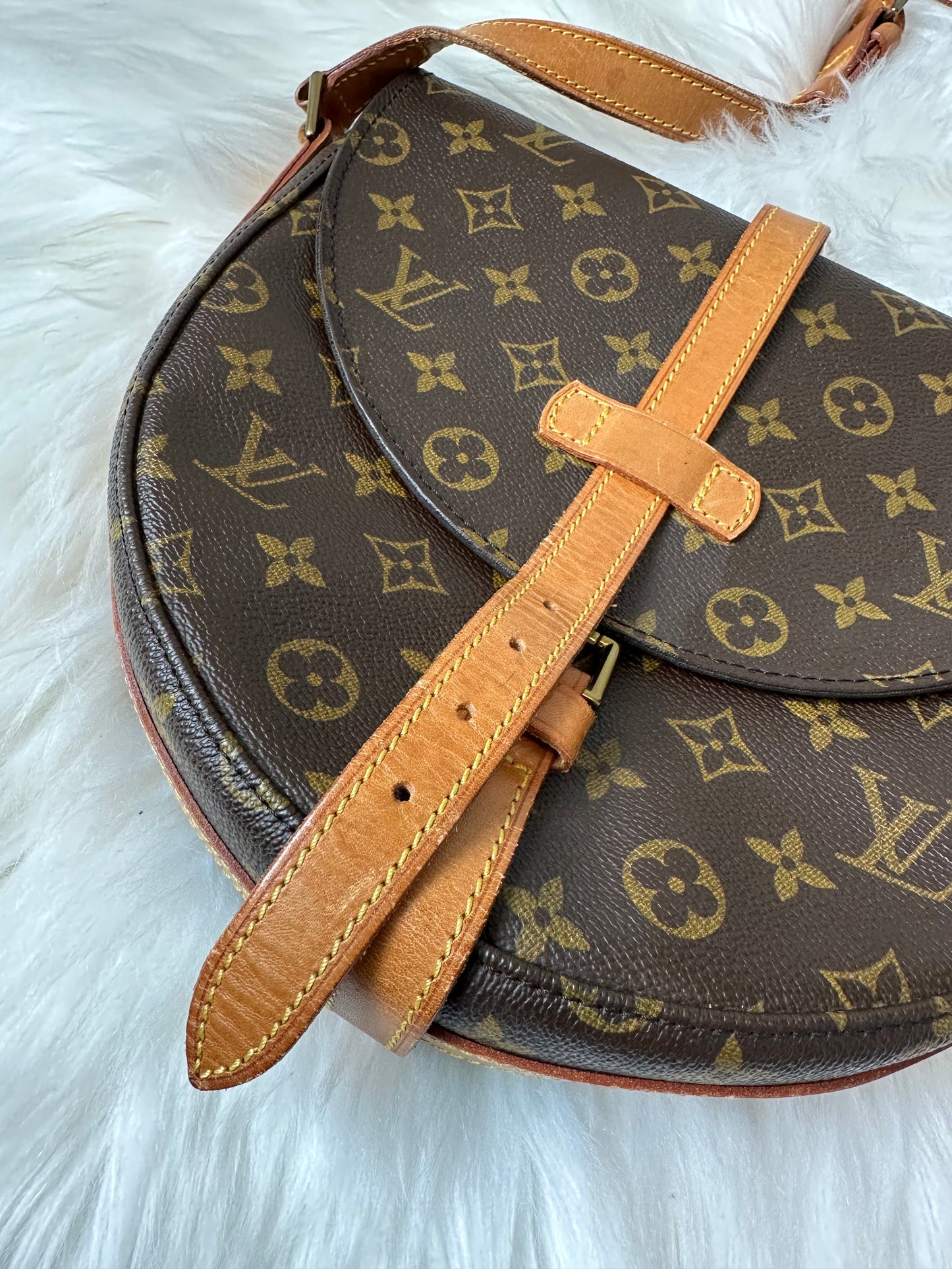 Pre-owned Authentic Louis Vuitton Chantilly GM Monogram Crossbody Bag