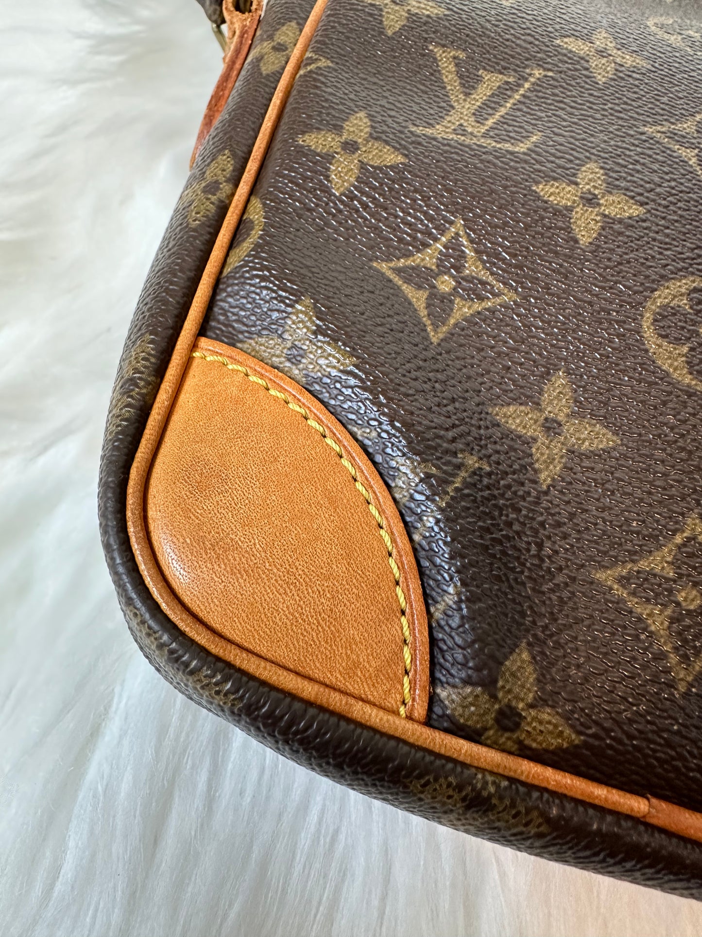 Pre-owned Authentic Louis Vuitton Danube Monogram Crossbody Bag
