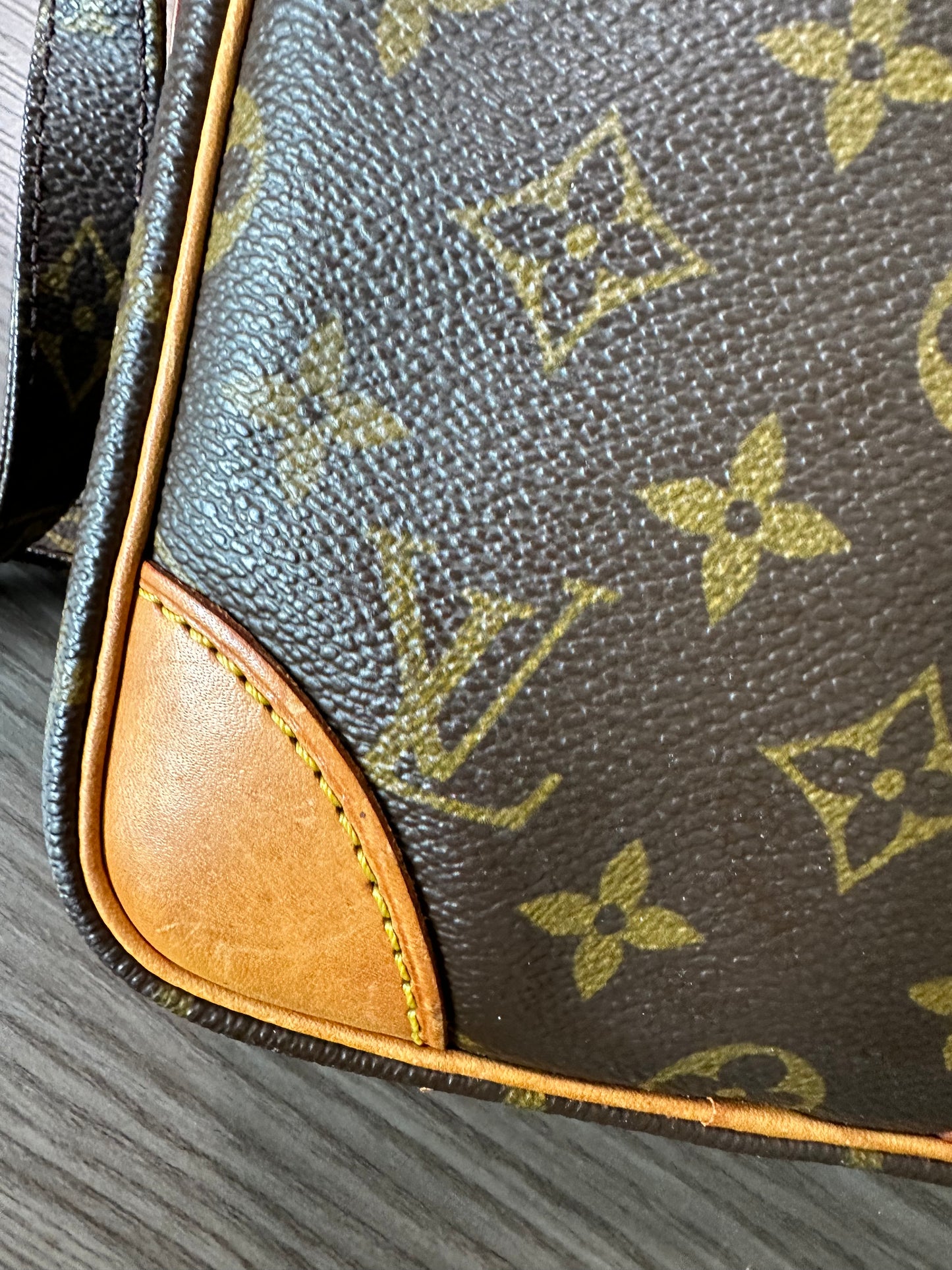 Pre-owned Authentic Louis Vuitton Danube Monogram Crossbody Bag