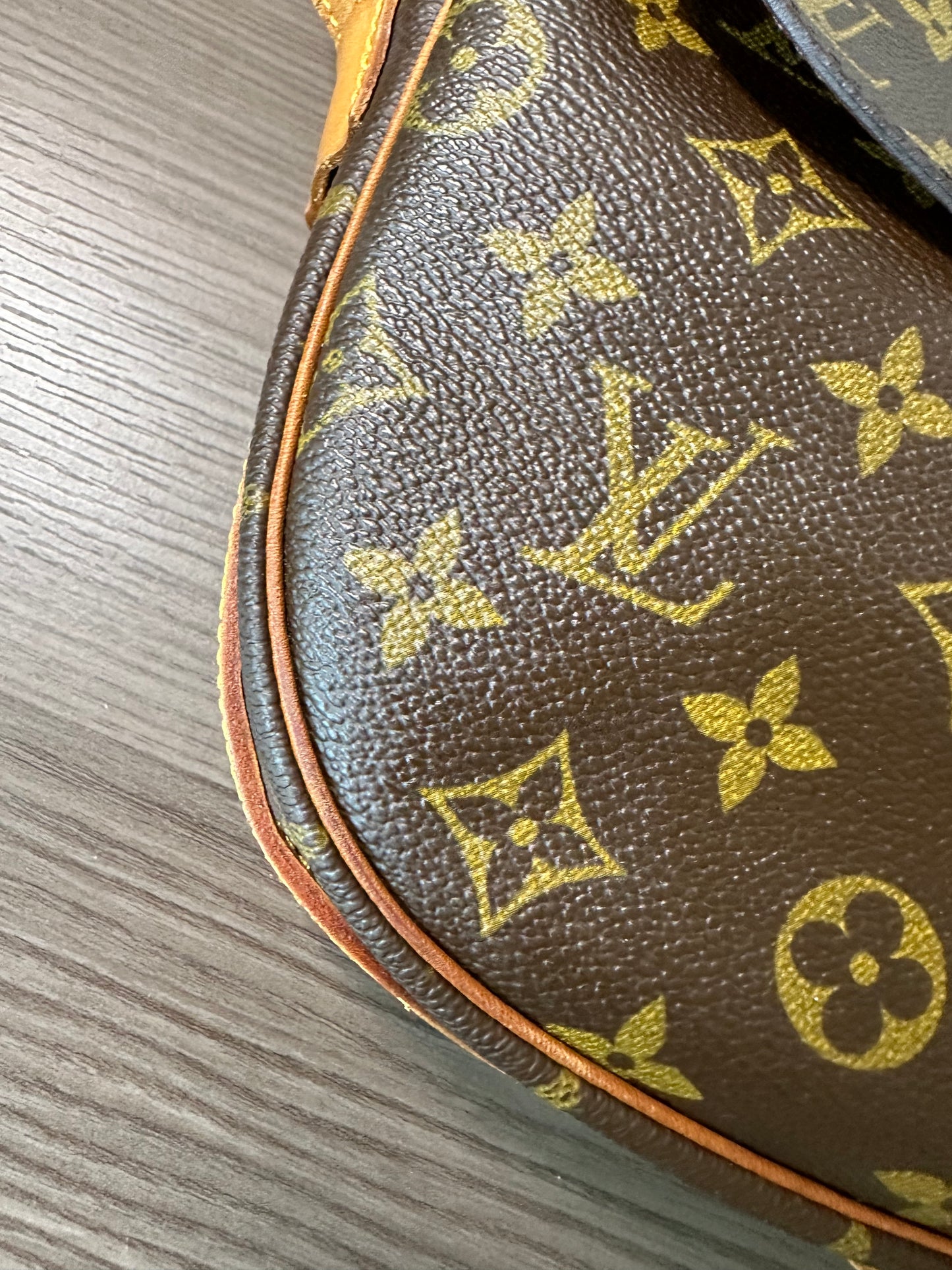 Pre-owned Louis Vuitton Jeune Fille MM Monogram Crossbody Bag