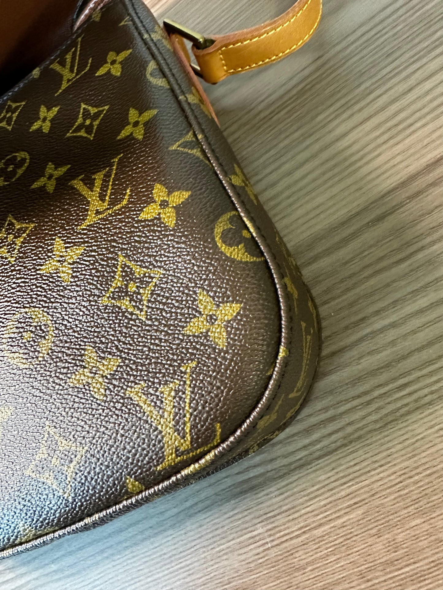 Pre-owned Louis Vuitton Saint Cloud PM Monogram Crossbody Bag – LvChic20