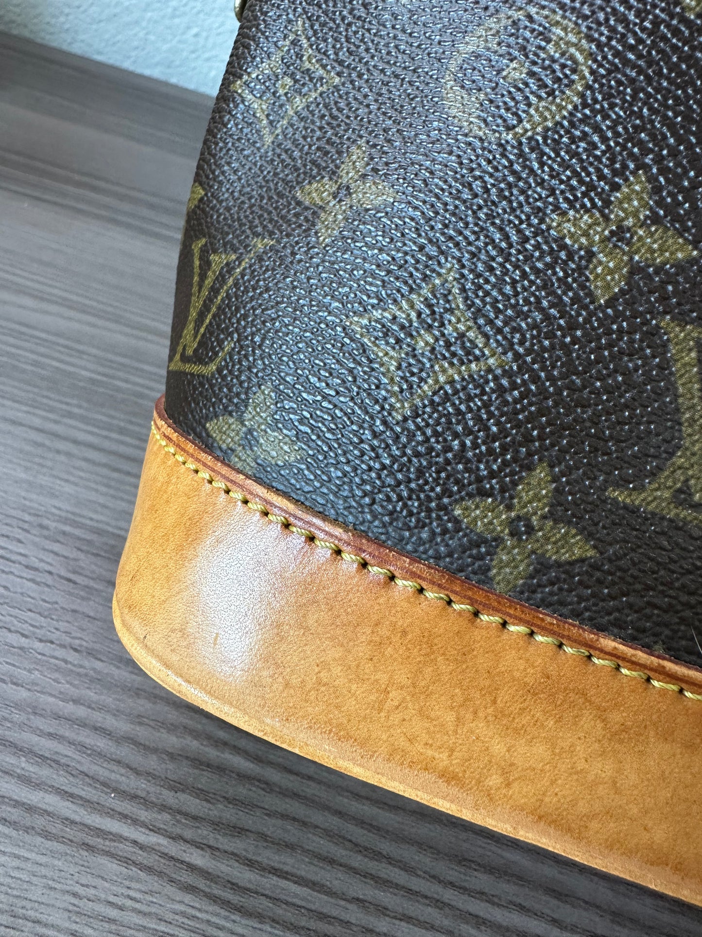 Pre-owned Authentic Louis Vuitton Alma PM Monogram Handbag