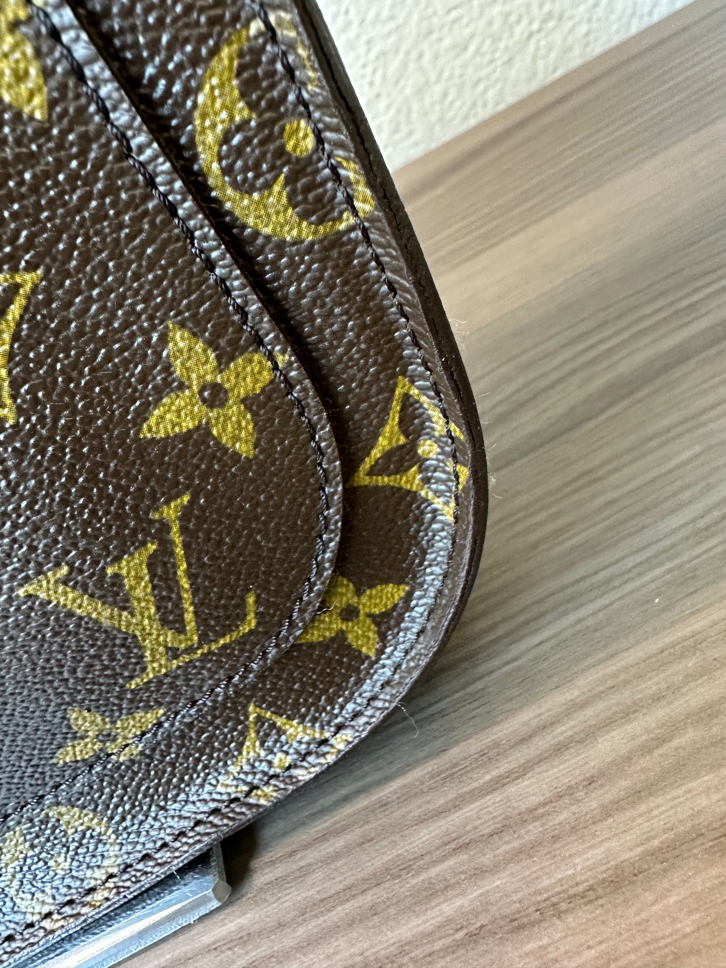 Pre-owned Louis Vuitton Saint Cloud PM Monogram Crossbody Bag – LvChic20