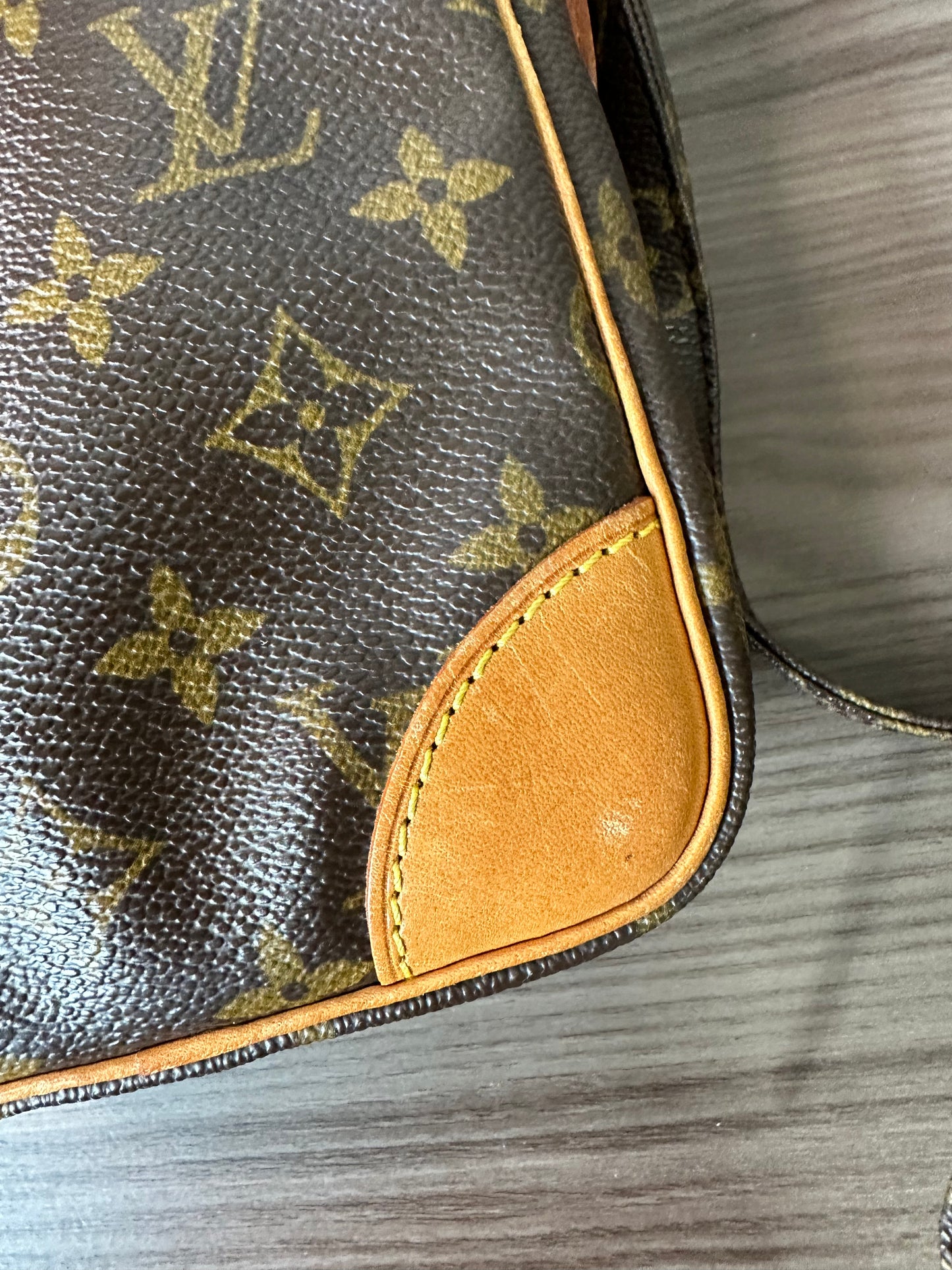 Pre-owned Authentic Louis Vuitton Danube Monogram Crossbody Bag