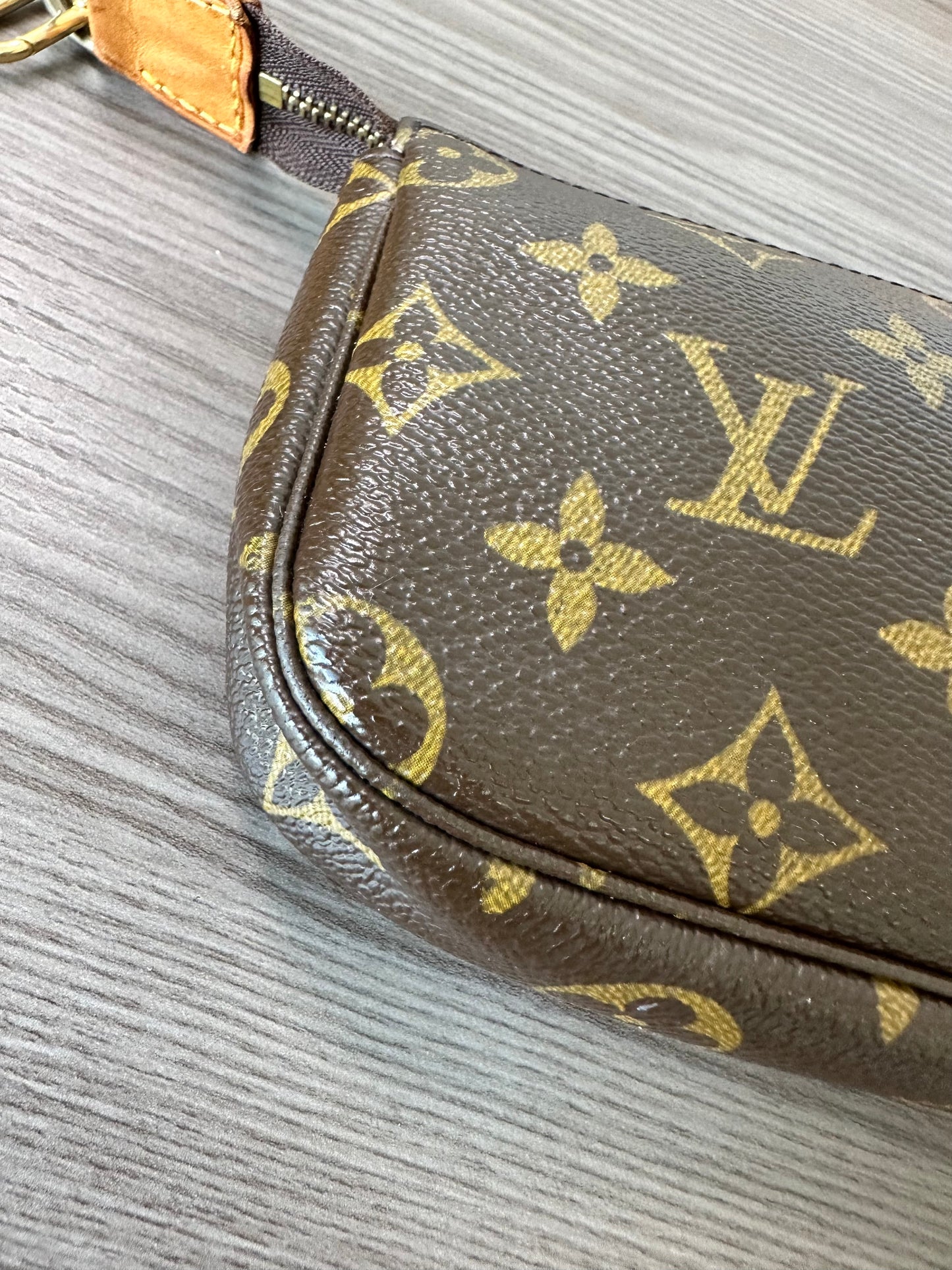 Pre-owned Louis Vuitton Mini Pochette Accessoires Monogram Long Strap Shoulder / Crossbody Bag