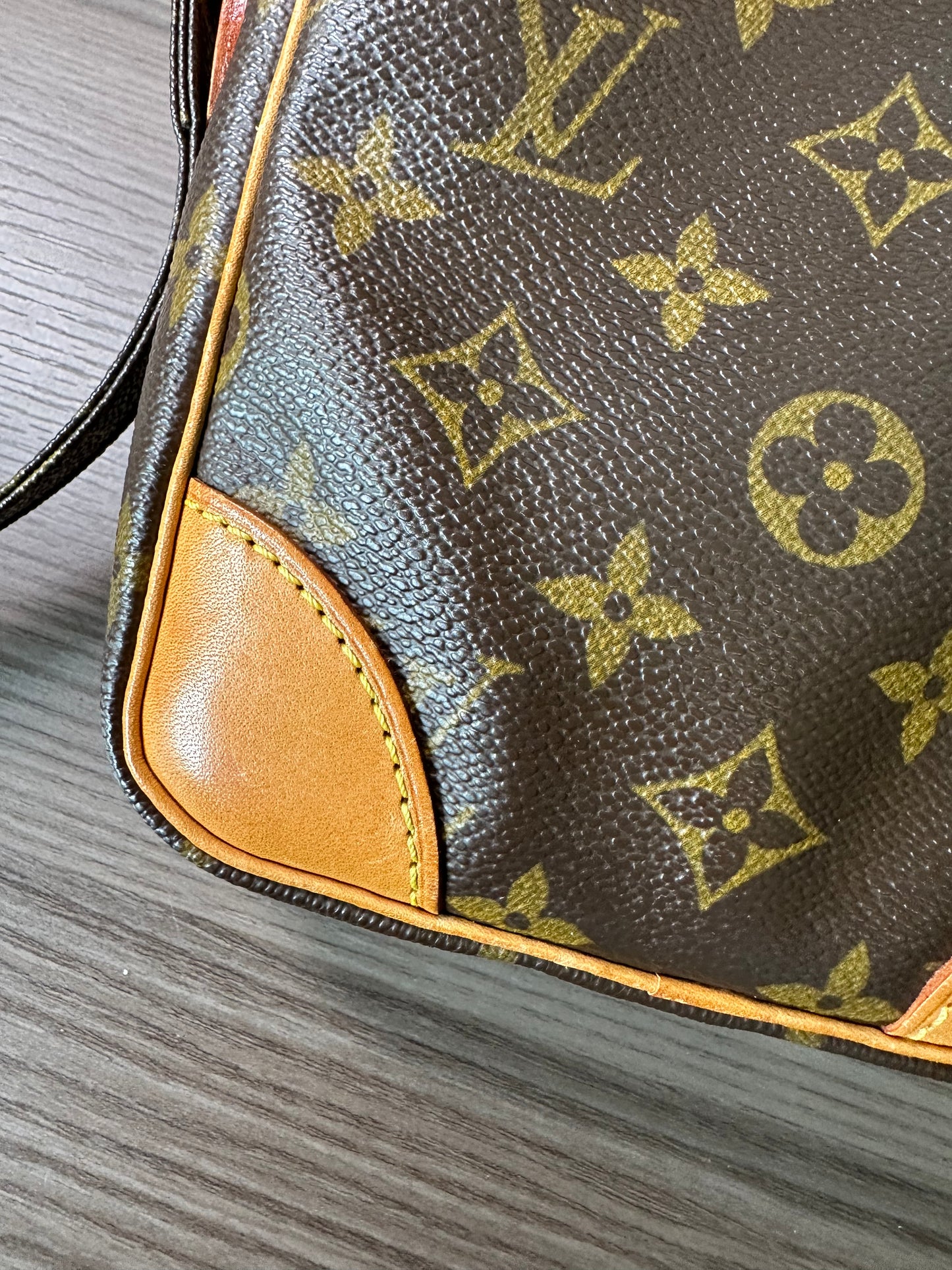 Pre-owned Authentic Louis Vuitton Danube Monogram Crossbody Bag