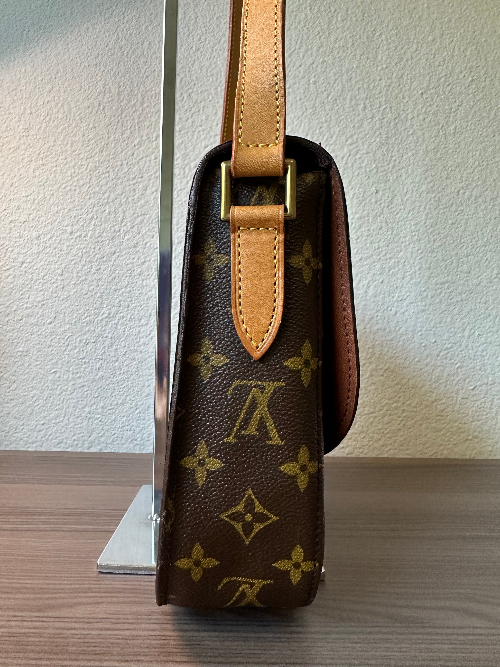 Pre-Owned Louis Vuitton Saint Cloud GM Crossbody Bag 